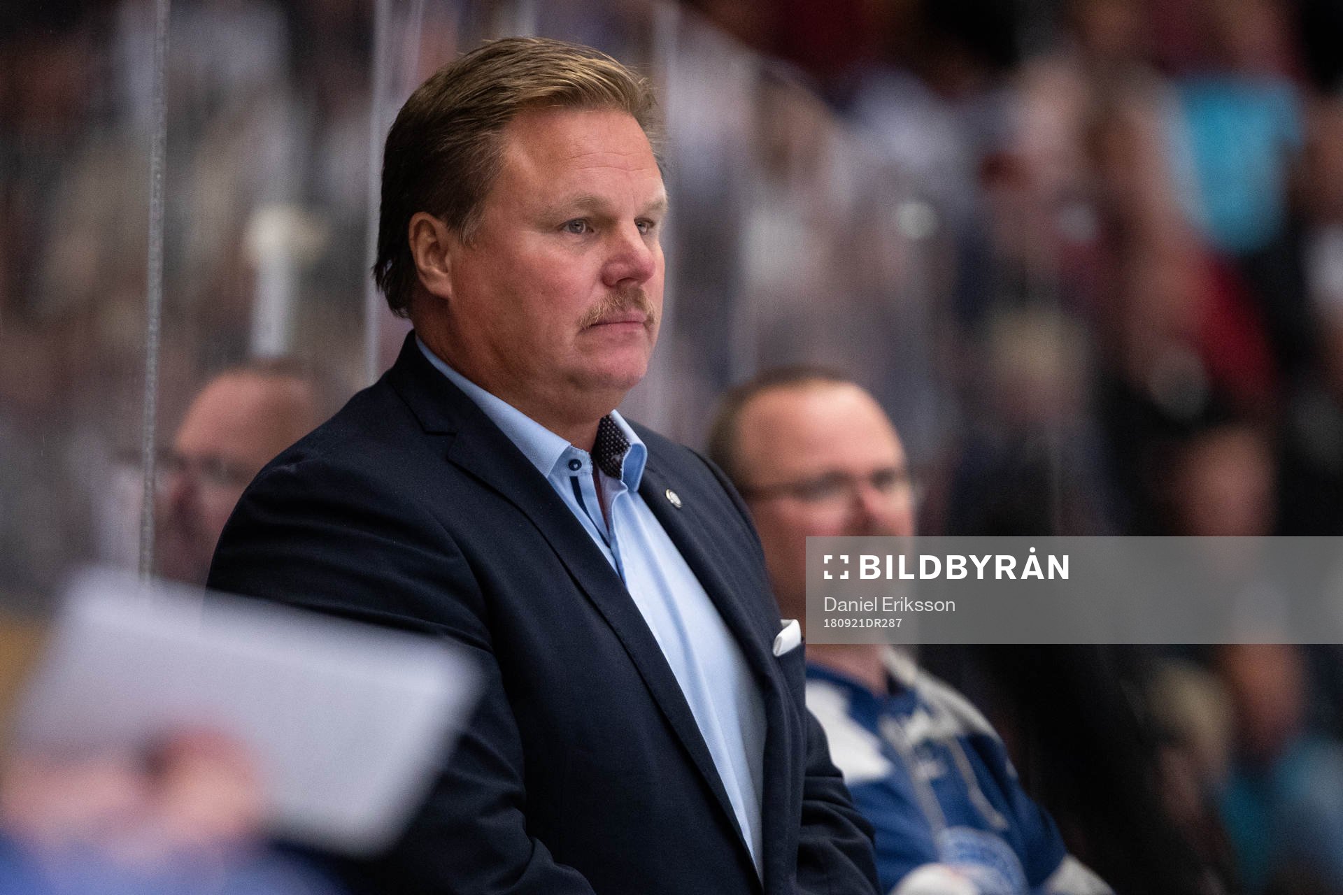 Leksands tränare Leif Carlsson  i ishockeymatchen i