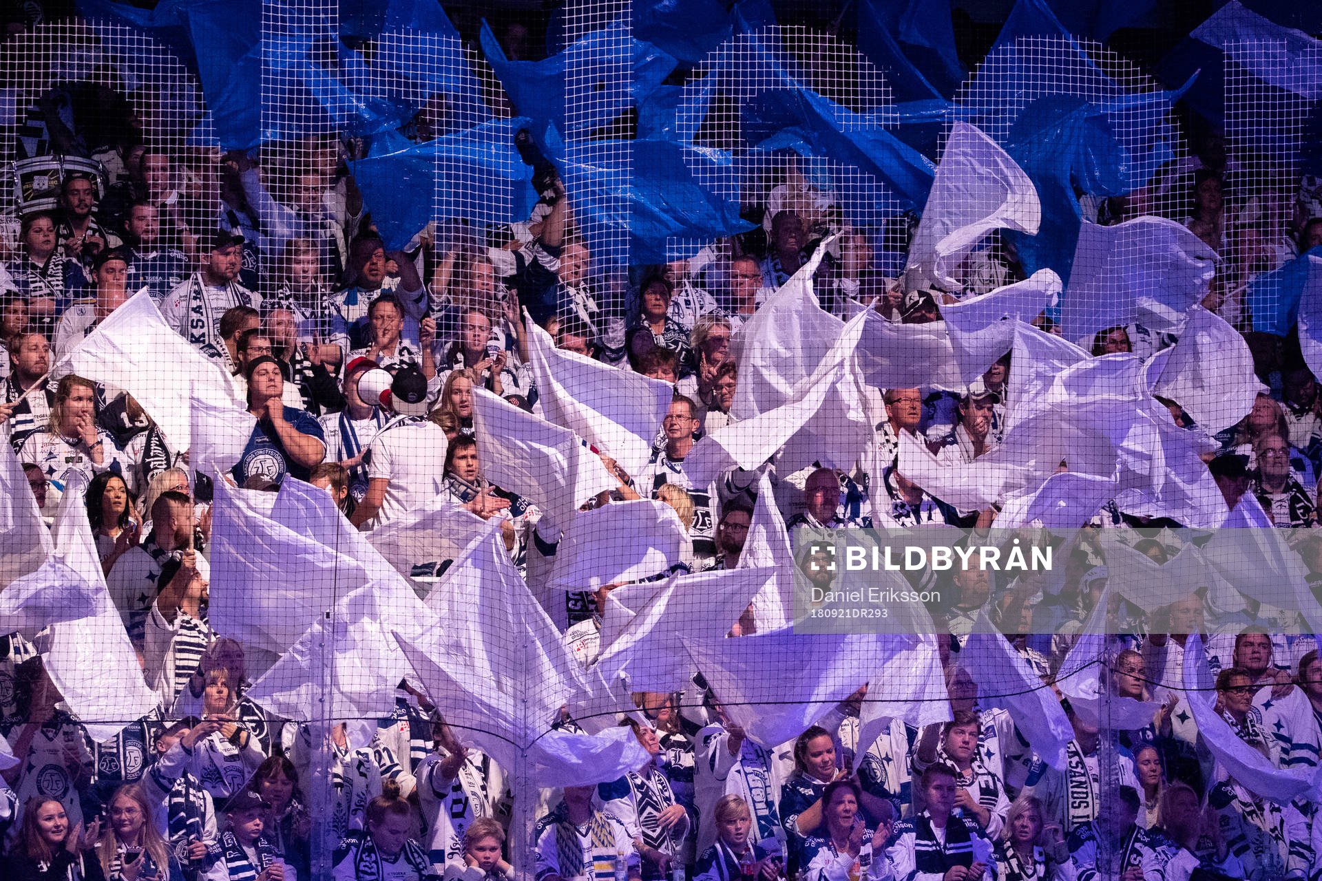 Leksands Superstars tifo på norra stå i ishockeymatchen i