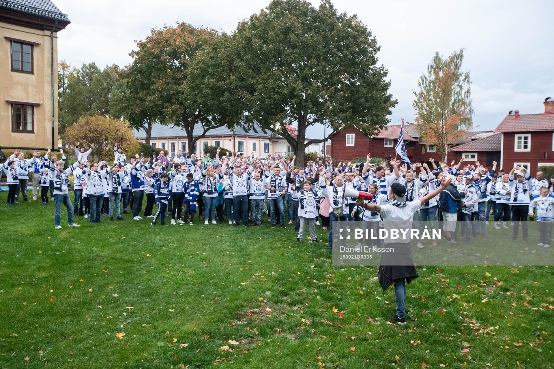 Leksands Superstars samlas  innan ishockeymatchen i