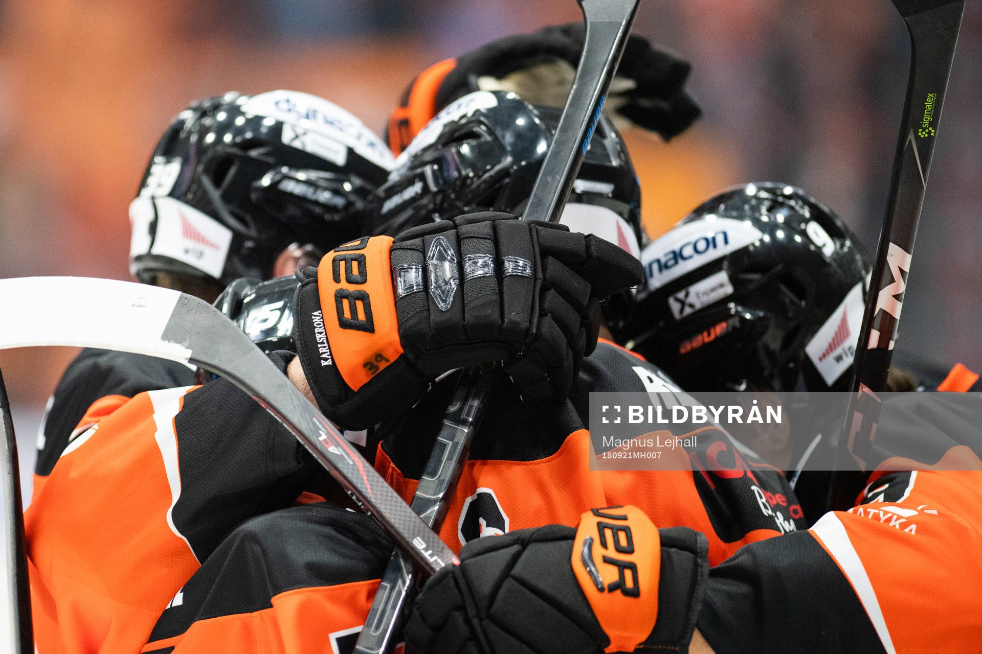 Karlskronas Drew Paris jublar med lagkamrater