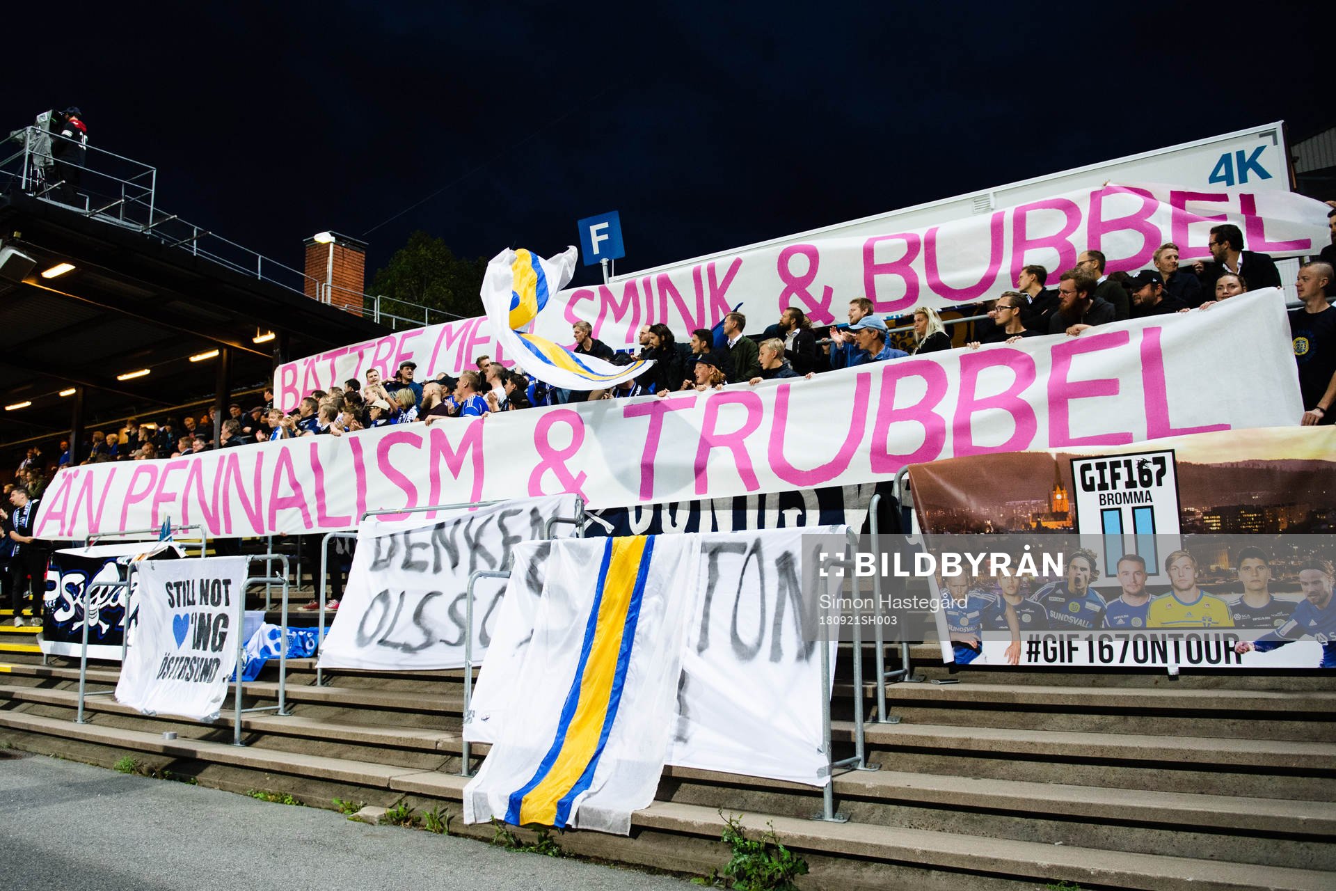 Sundsvalls supportrar med en banderoll