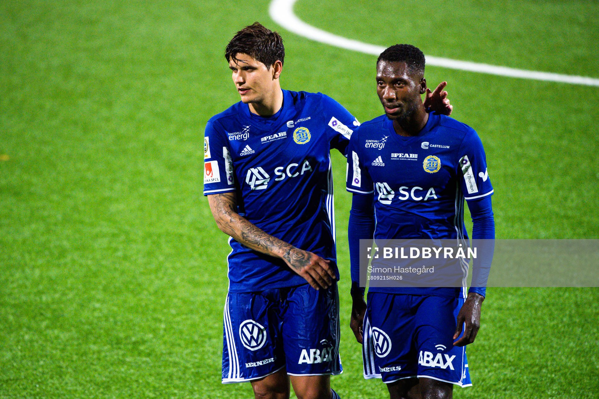 Sundsvalls David Batanero och Peter Wilson jublar
