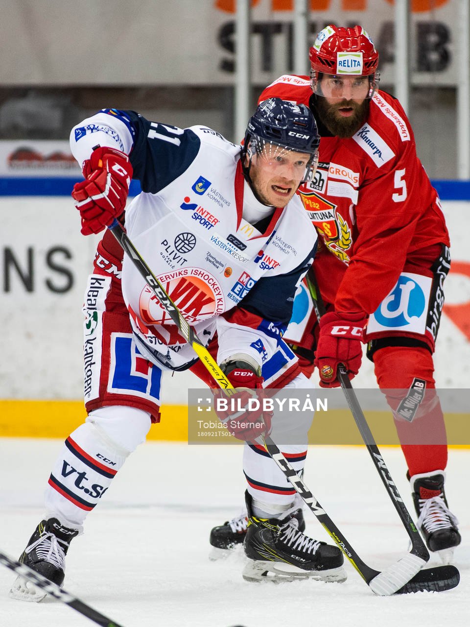 Västerviks Gabriel Desjardins och Almtunas Per Svensson