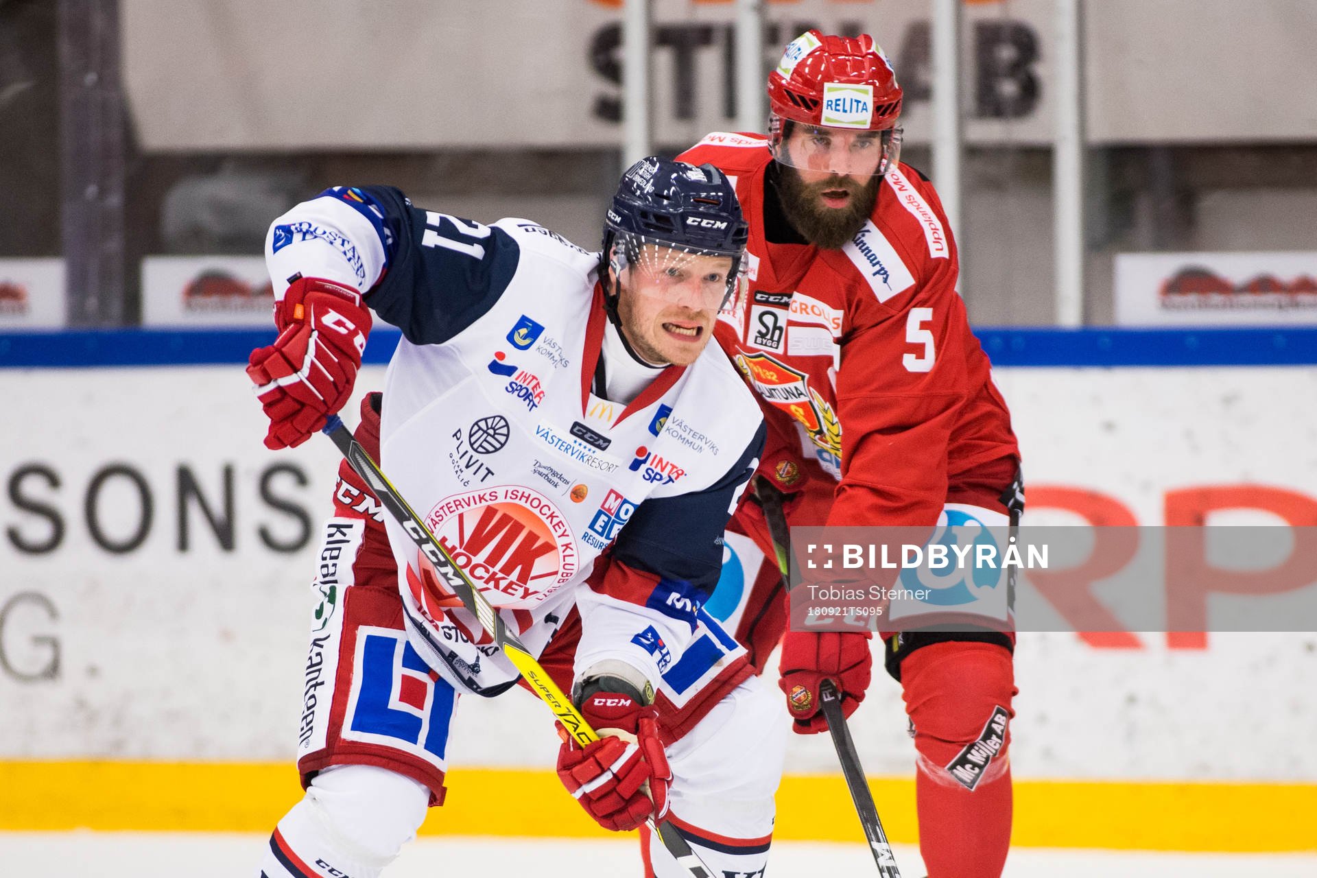 Västerviks Gabriel Desjardins och Almtunas Per Svensson