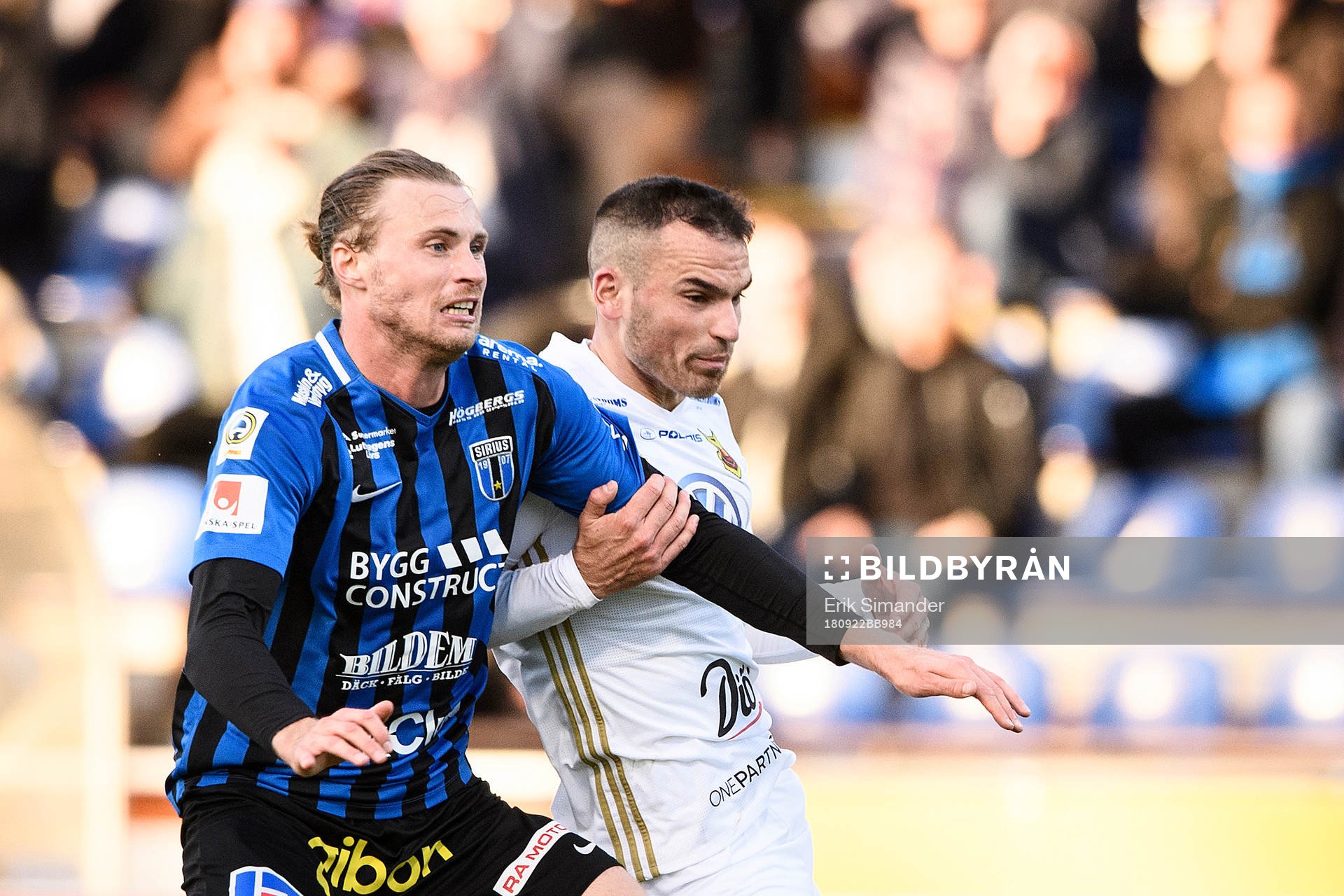 Sirius Daniel Jarl och Östersunds Dino Islamovic jagar