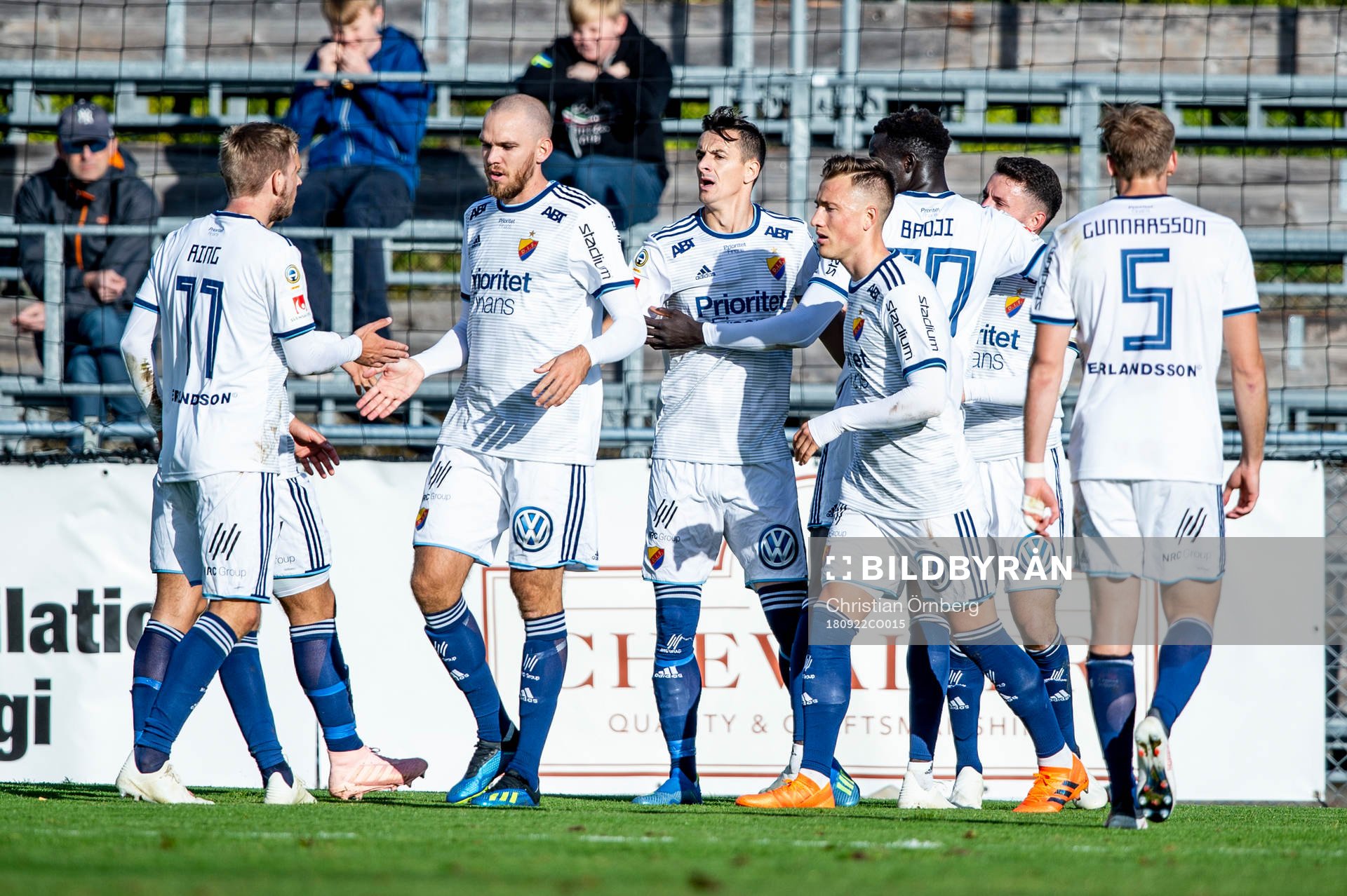 Djurgårdens Kerim Mrabti jublar med lagkamraterna