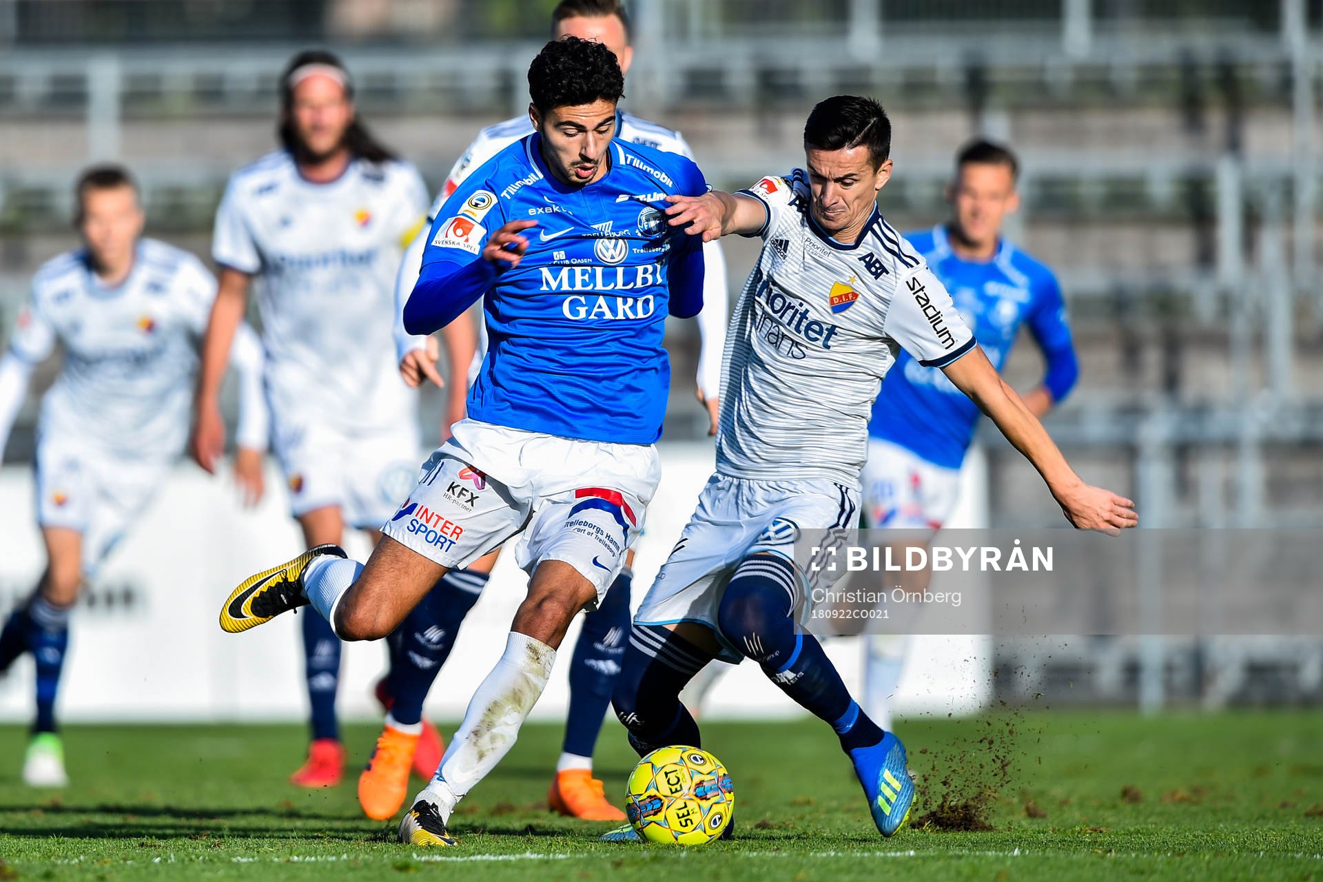 Trelleborgs Deniz Hümmet och Djurgårdens Haris Radetinac
