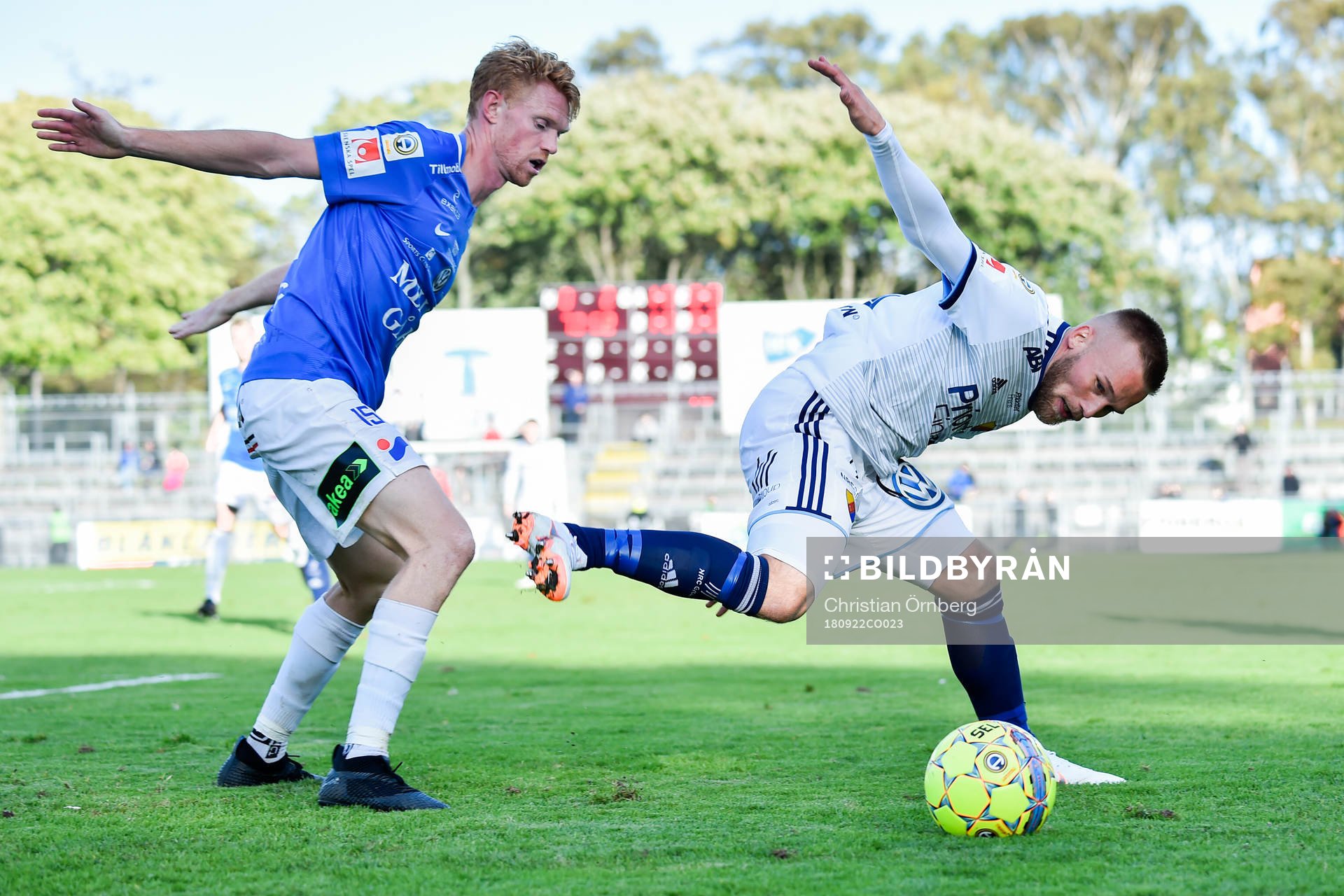 Djurgårdens Nicklas Bärkroth och Trelleborgs Lasse Nielsen