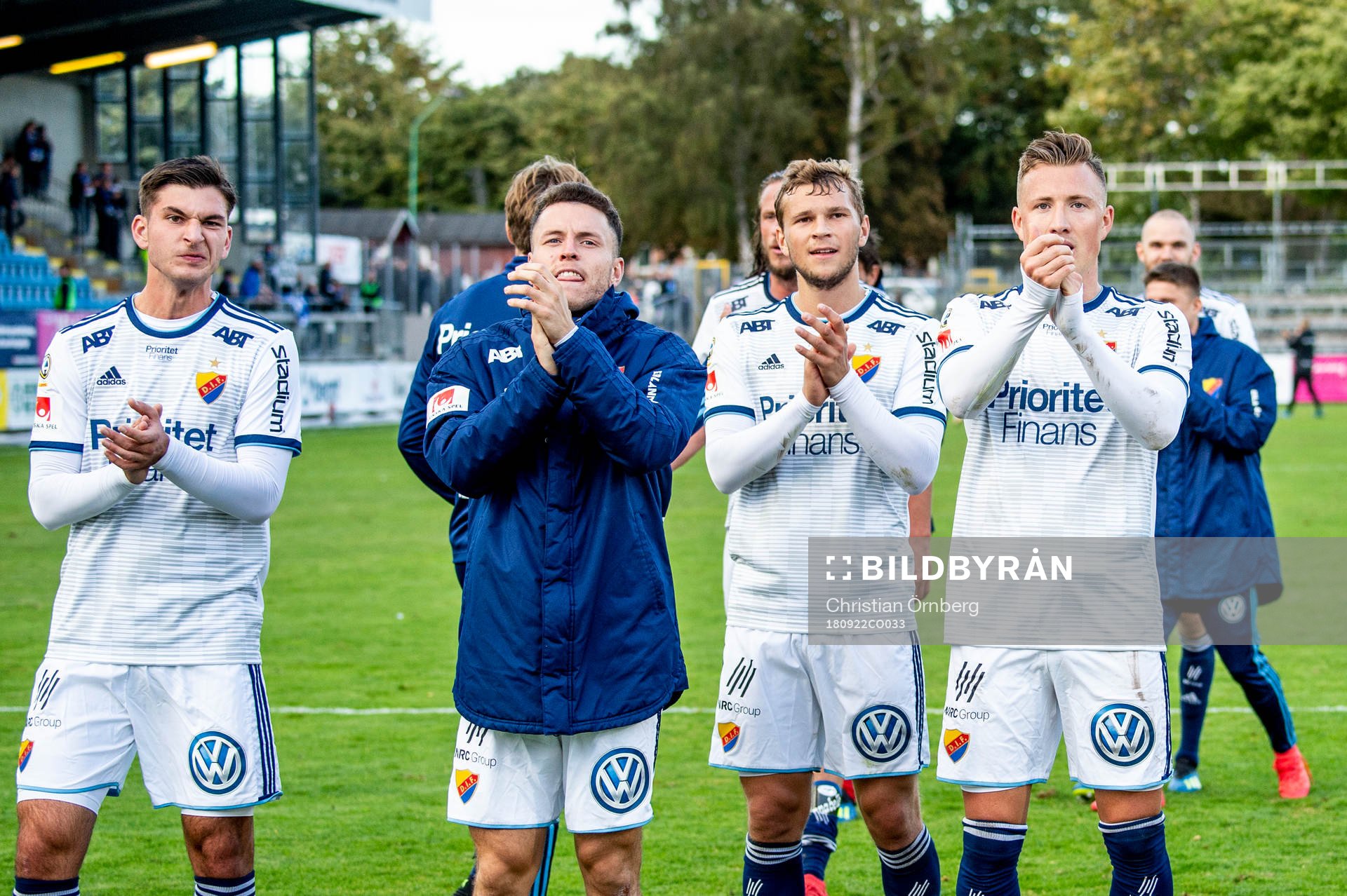 Djurgårdens Kerim Mrabti jublar med lagkamraterna