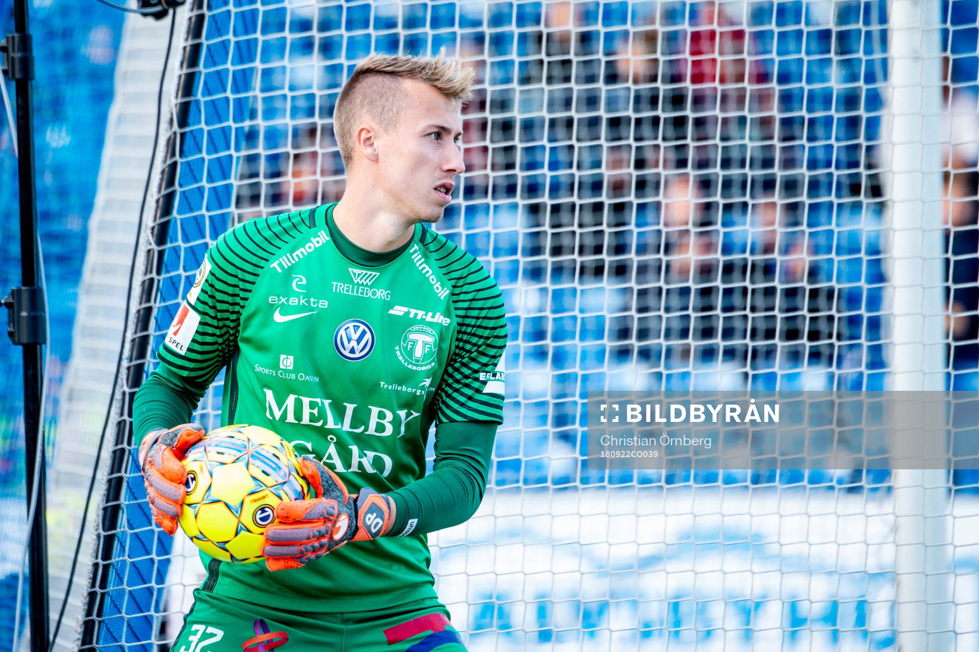 Trelleborgs målvakt Dennis Petersson under fotbollsmatchen i Allsvenskan mellan Trelleborg och Djurgården den 22 september 2018 i Trelleborg.