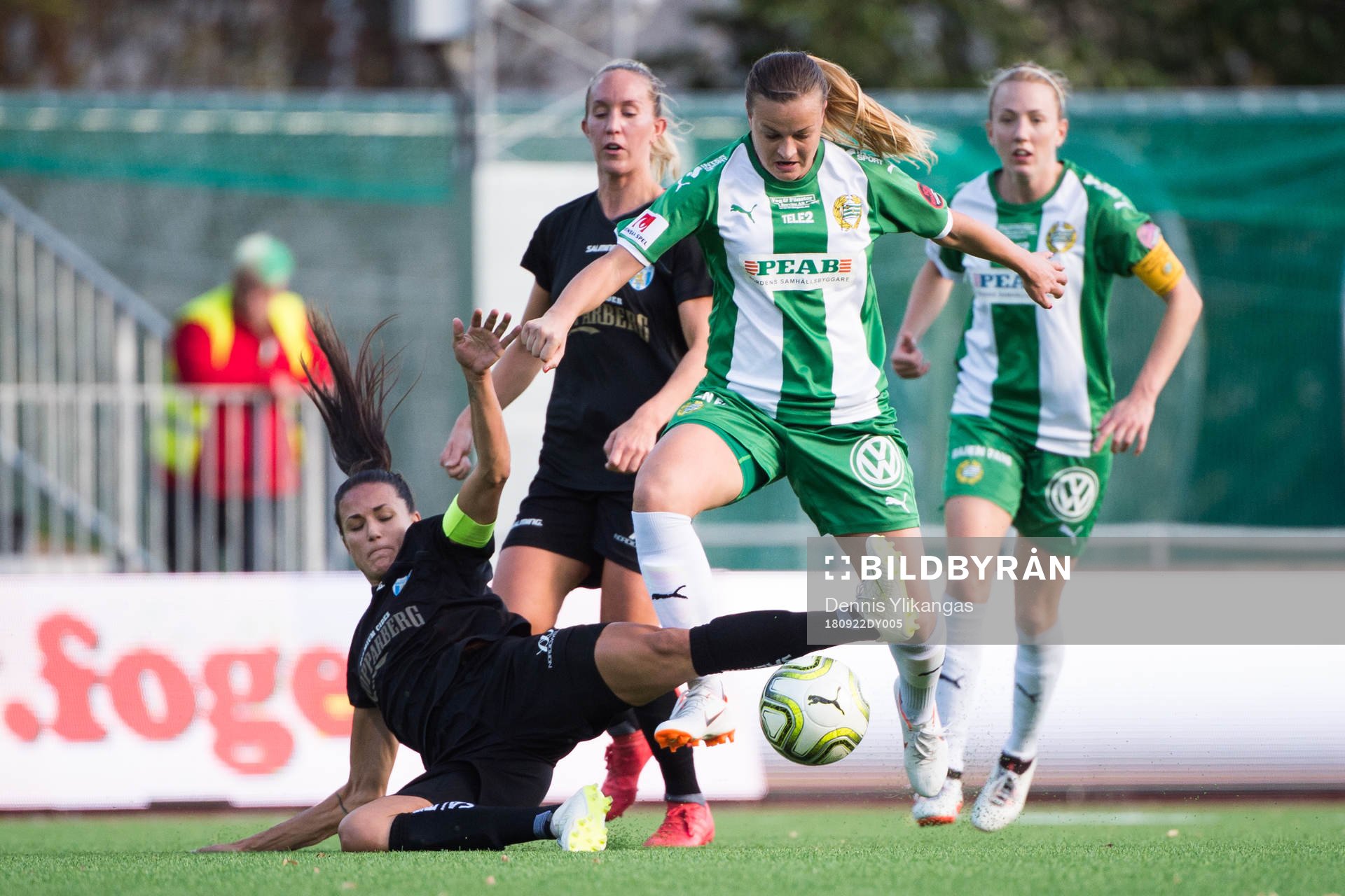 Göteborgs Beata Kollmats och Hammarbys Milica Mijatovic