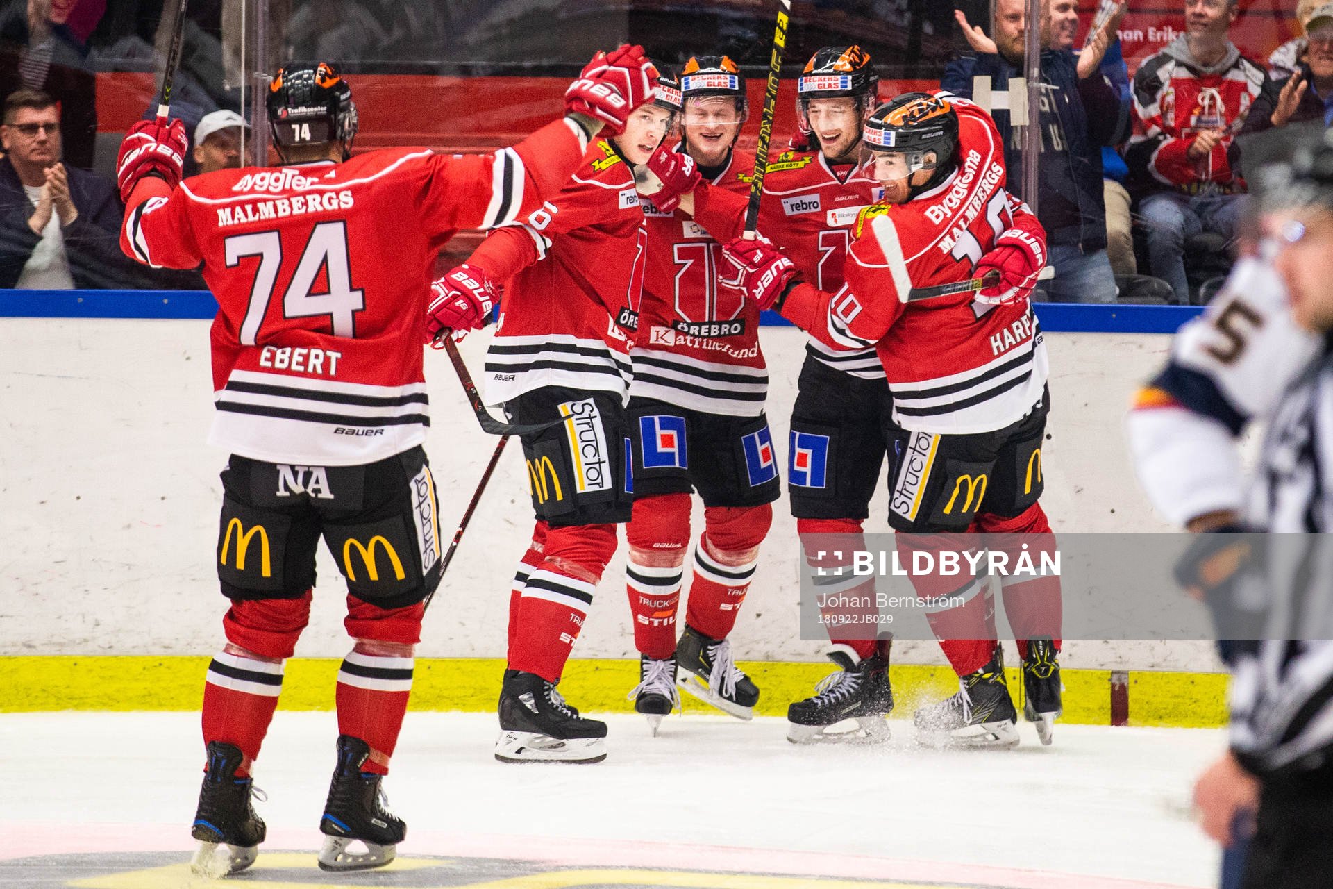 Örebros Anton Hedman blir omkramad