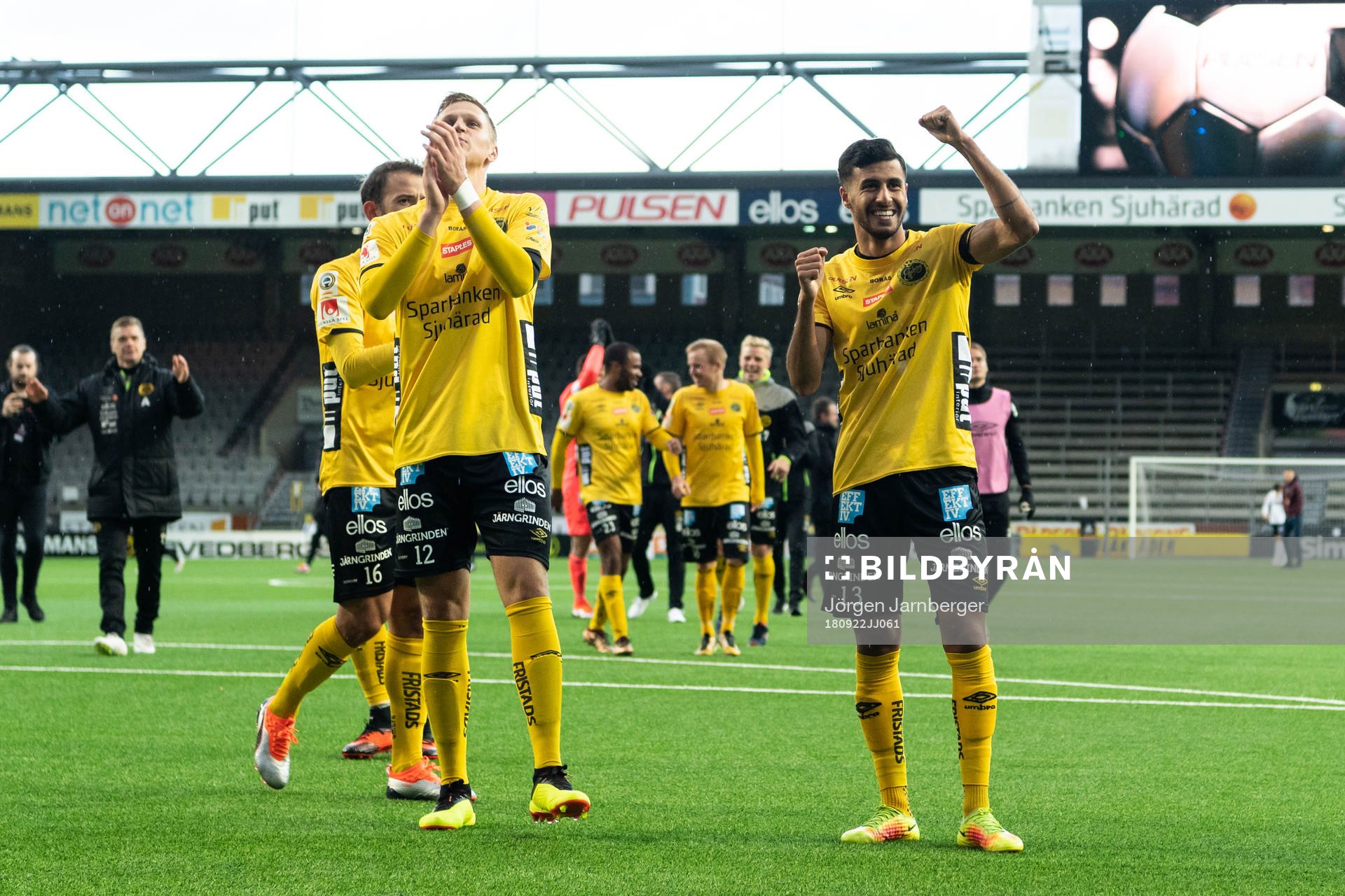 Elfsborgs Joakim Nilsson och Rami Kaib jublar