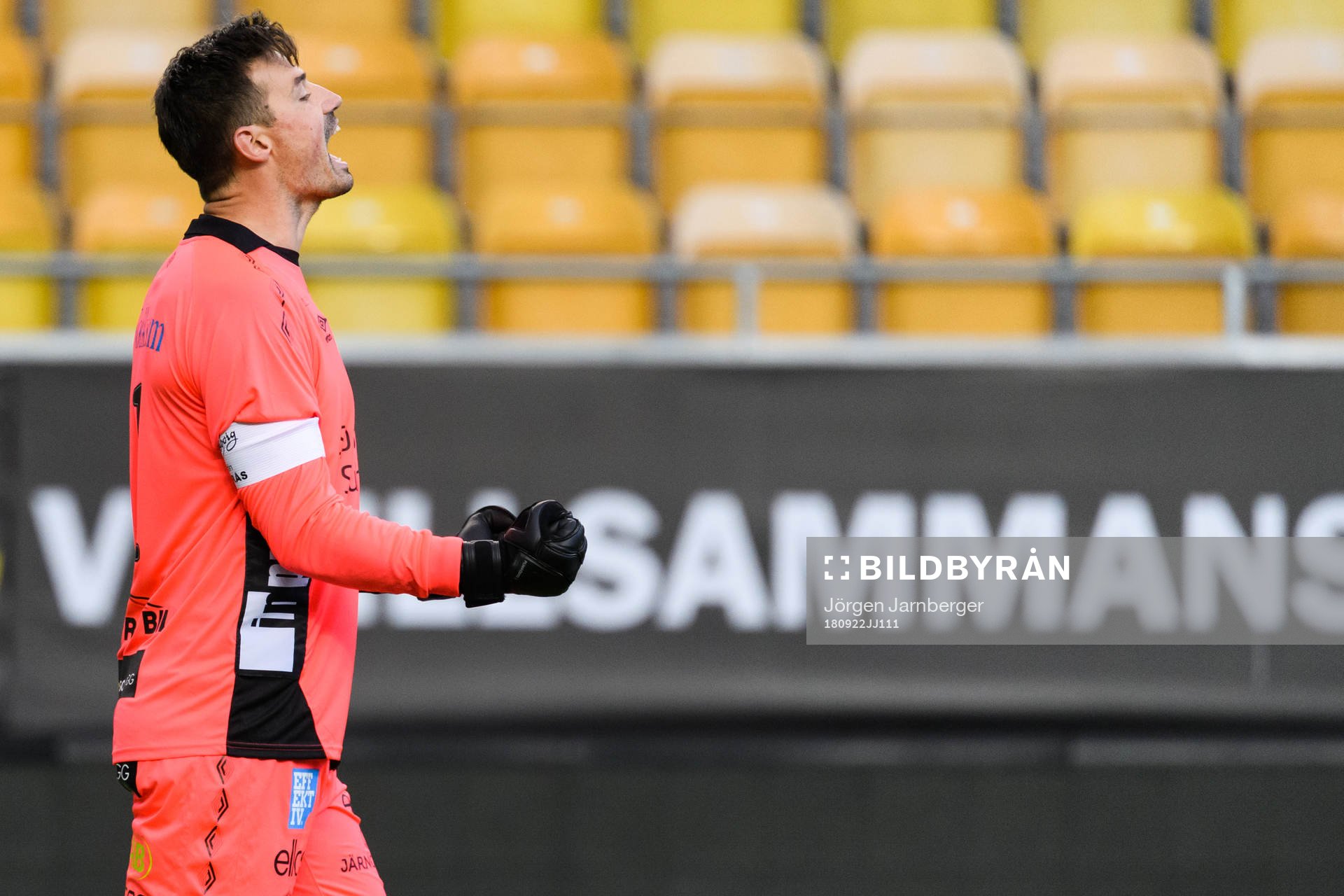 Elfsborgs målvakt Kevin Stuhr Ellegaard jublar