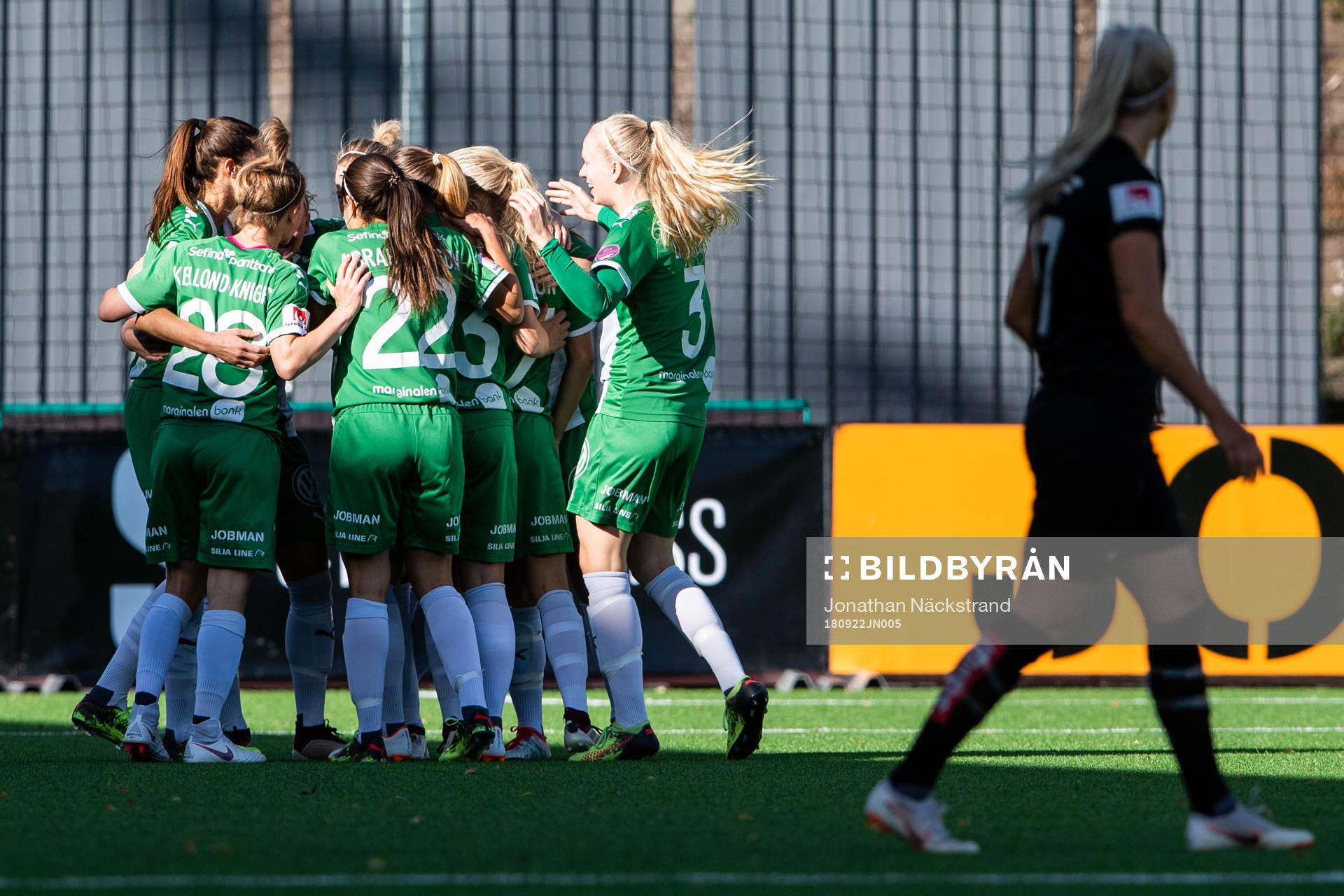 Hammarbys spelare jublar efter 1-0 under fotbollsmatchen i Damallsvenskan mellan Hammarby och Kopparbergs/Göteborg den 22 september 2018 i Stockholm.