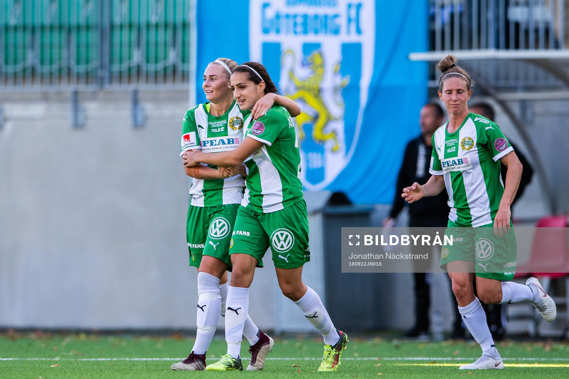 Hammarbys Emma Jansson blir omkramad