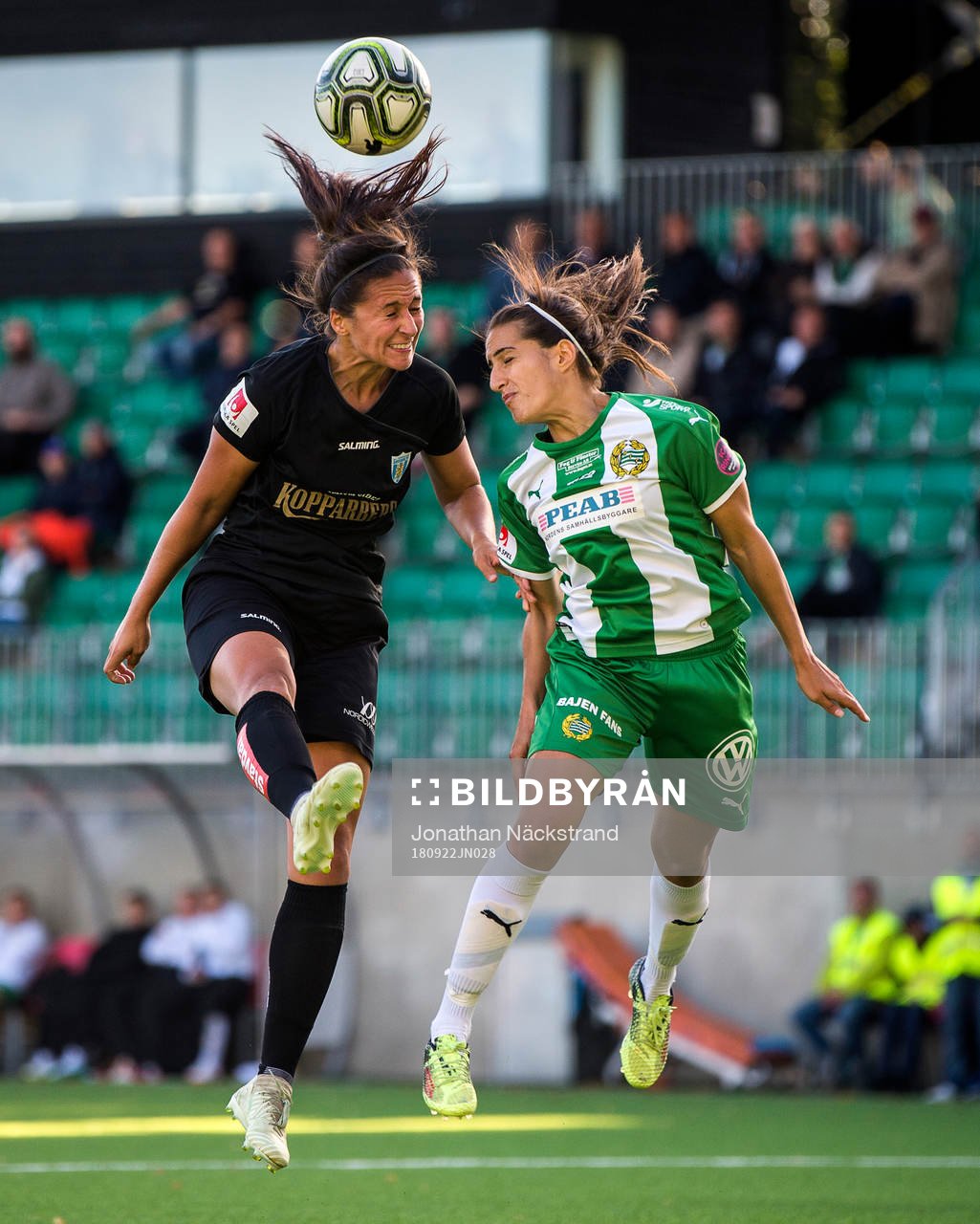 Göteborgs Taylor Leach och Hammarbys Sejde Abrahamsson i