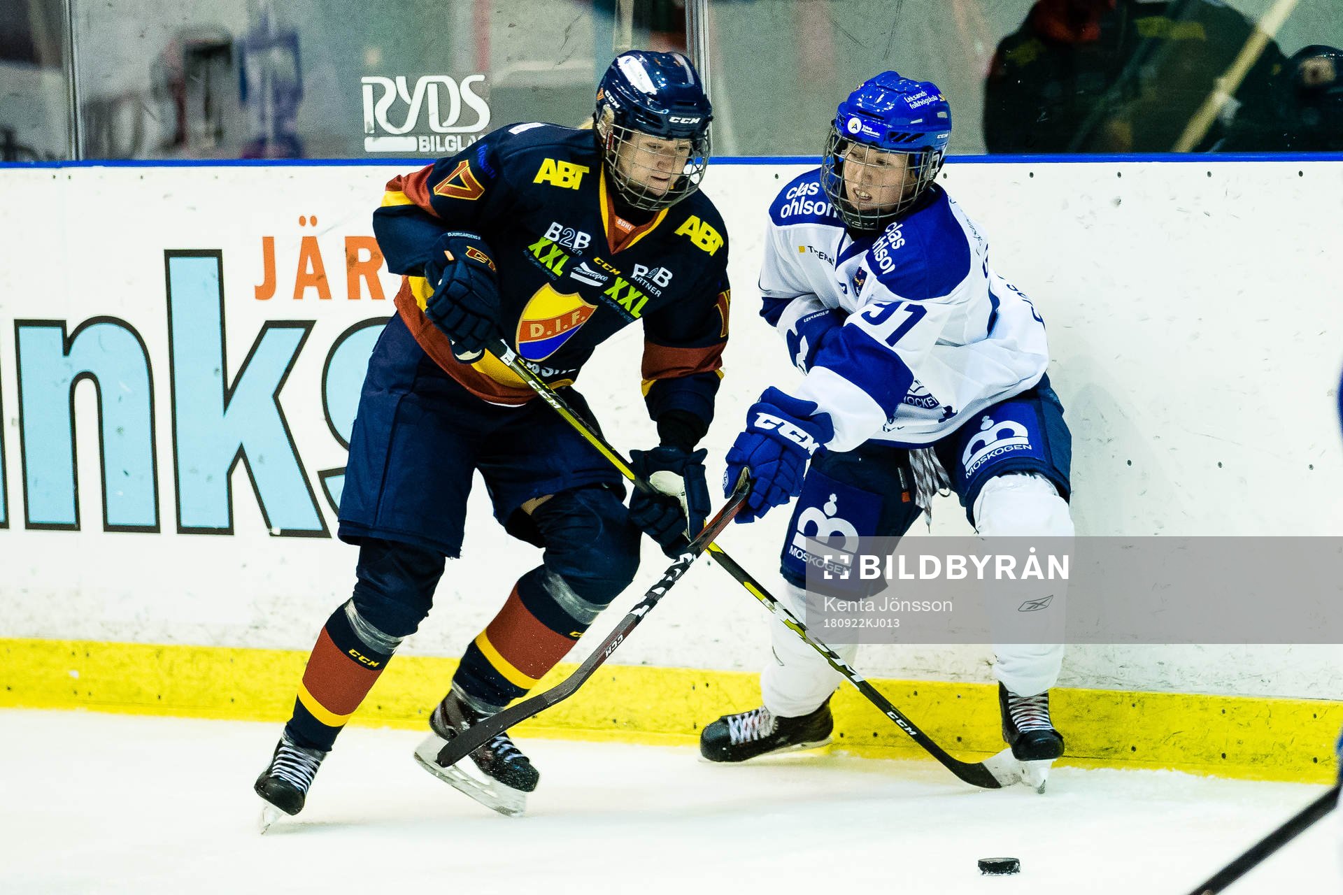 Leksands Tawnya Guindon och Djurgårdens Josefine Holmgren