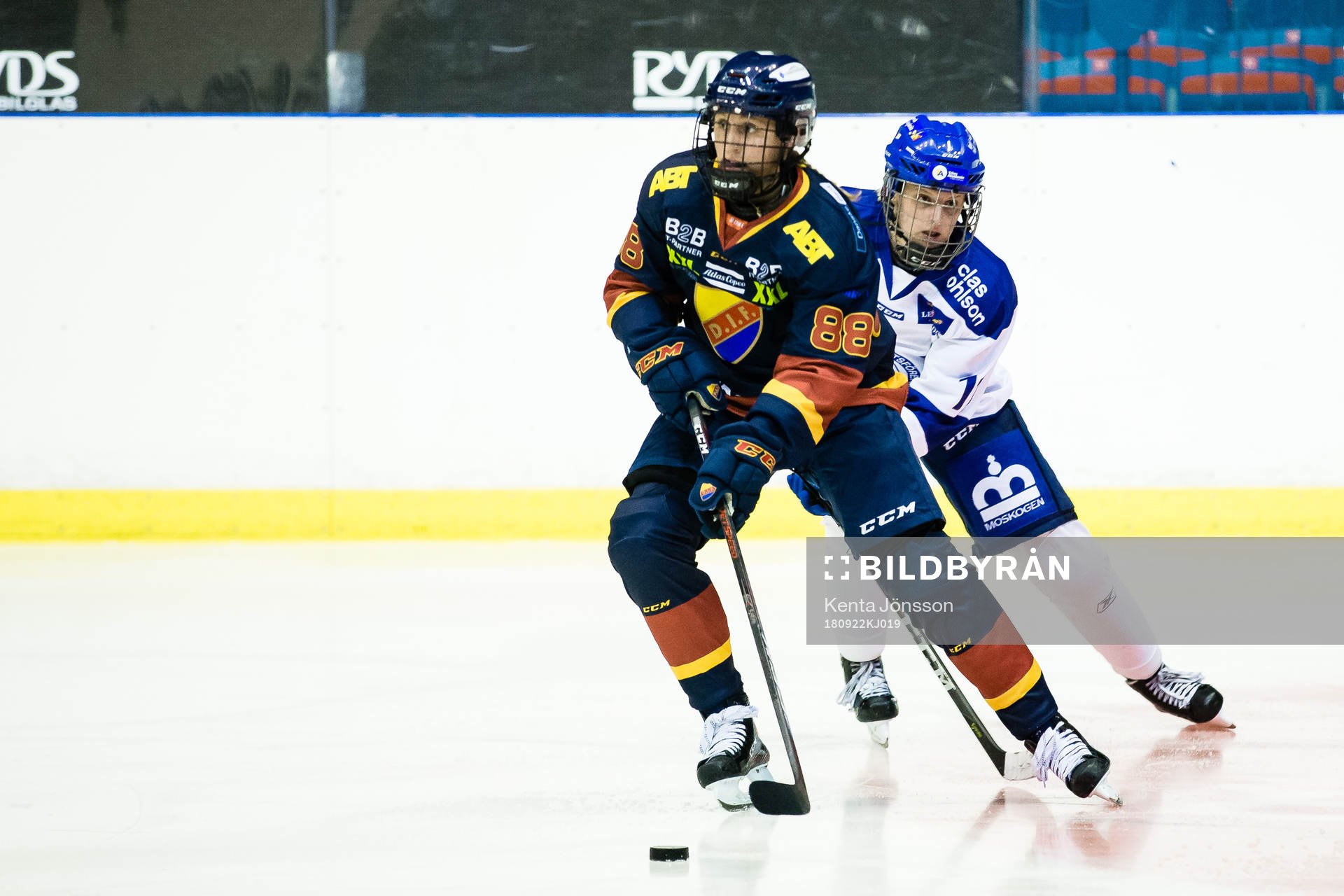 Djurgårdens Hanna Olsson och Leksands Emma Lind