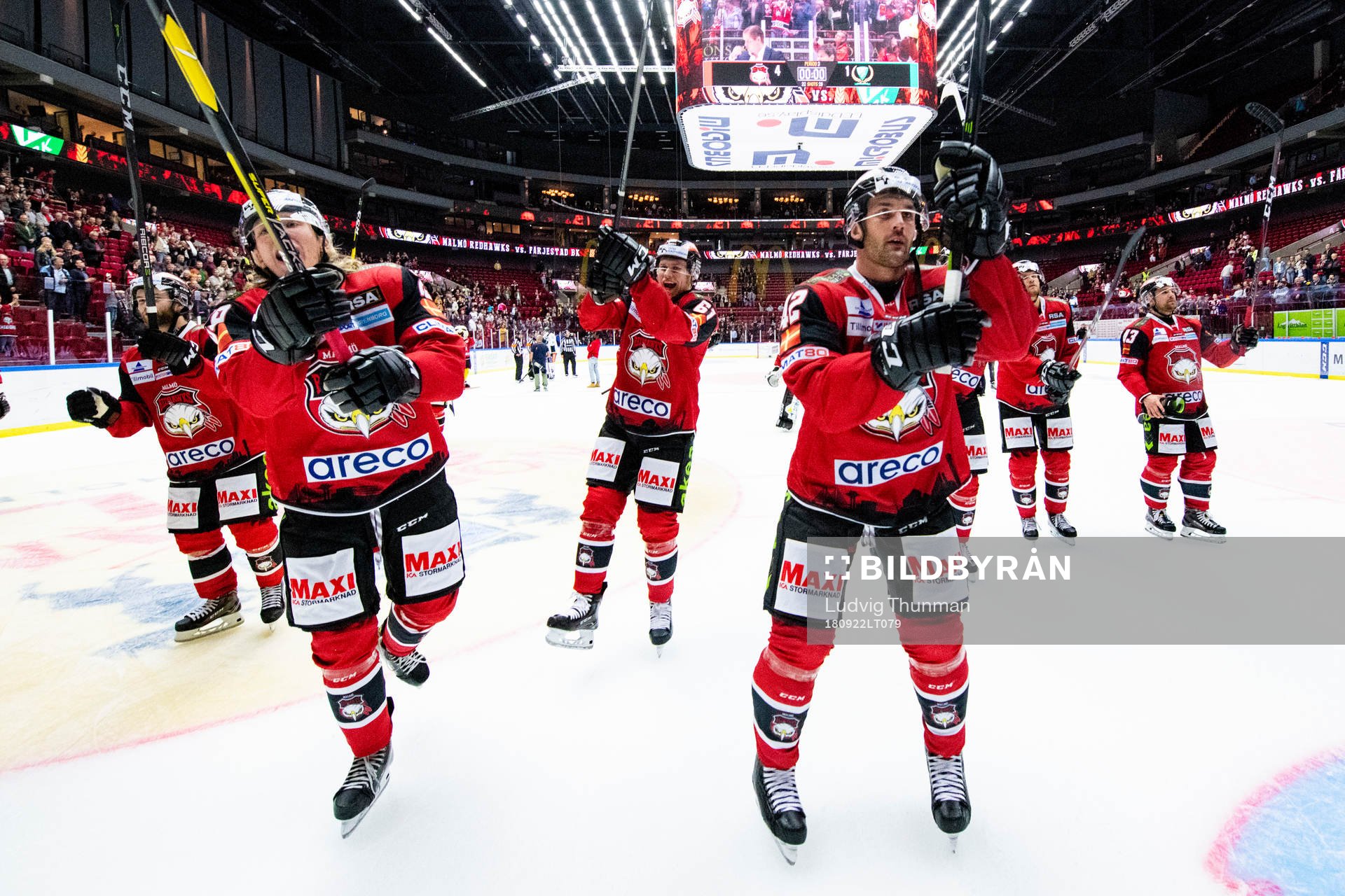 Malmö Redhawks Marcus Sylvegård och Niklas Arell jublar