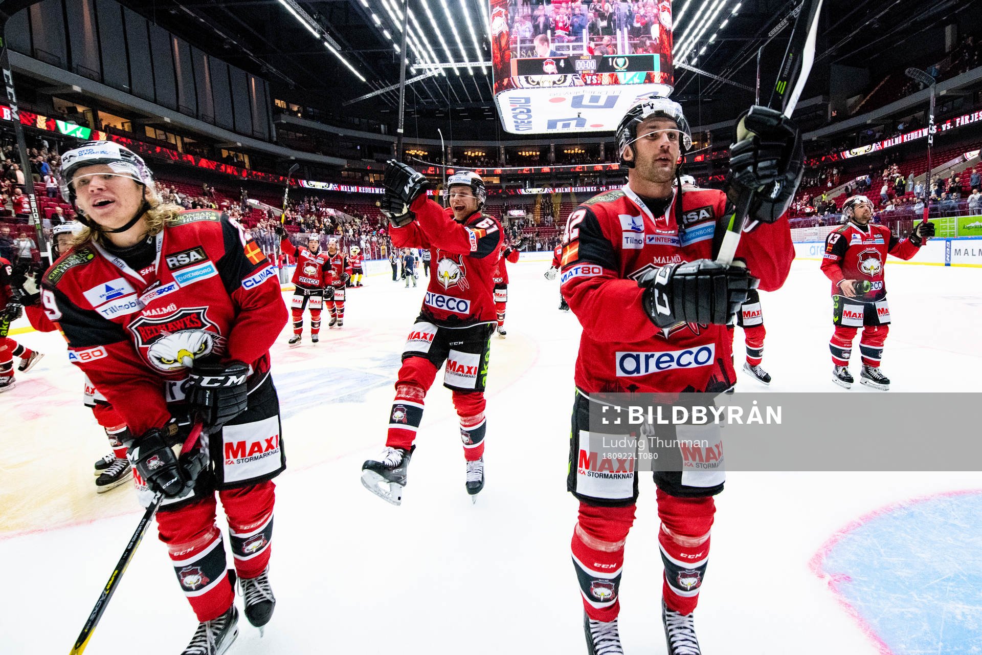 Malmö Redhawks Marcus Sylvegård och Niklas Arell jublar