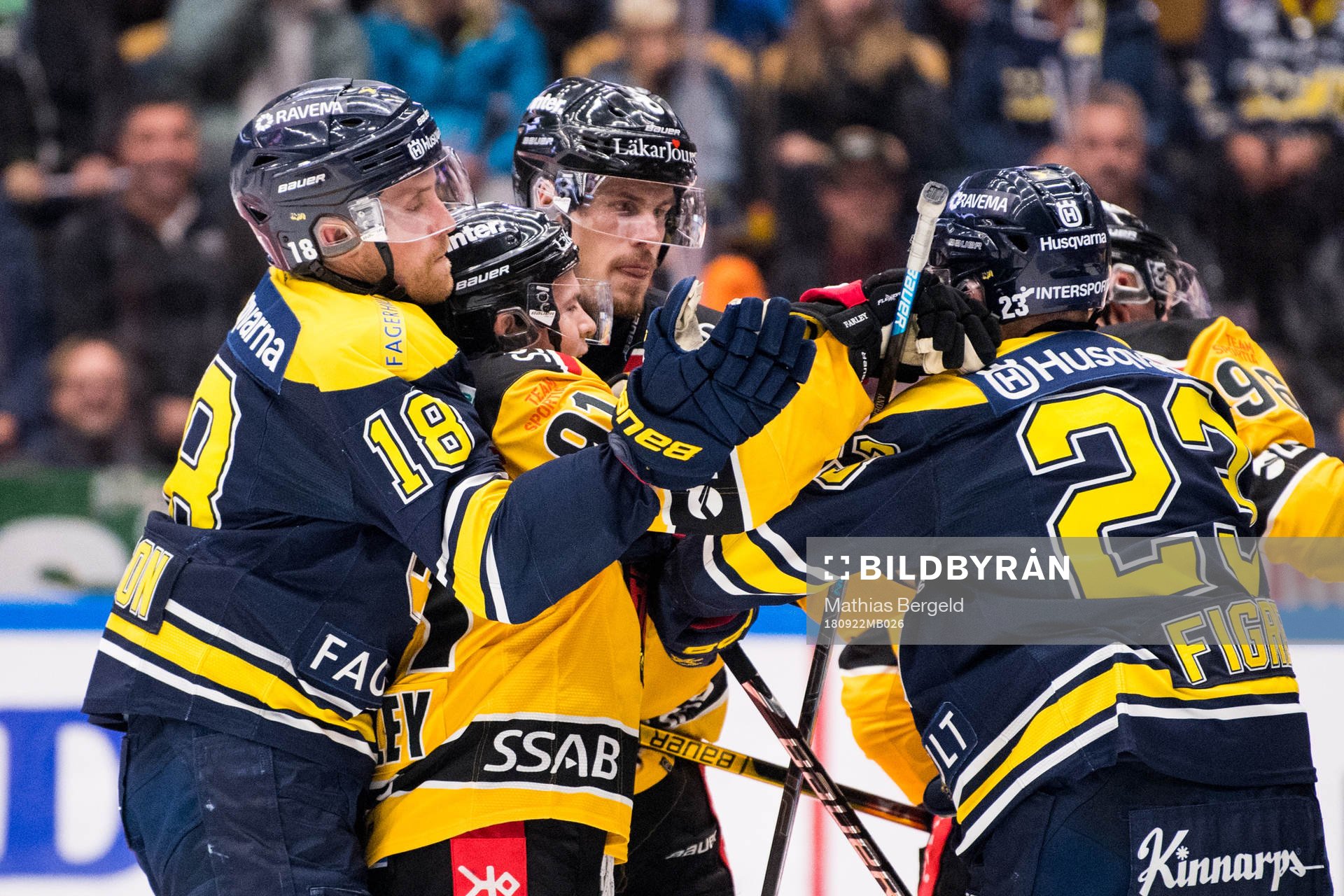s Joakim Andersson och Mattias Tedenby i gruff med Luleås