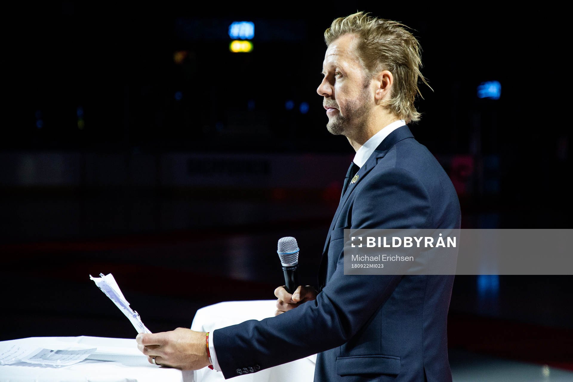 Tomi Kallio hyllas innan ishockeymatchen i SHL mellan