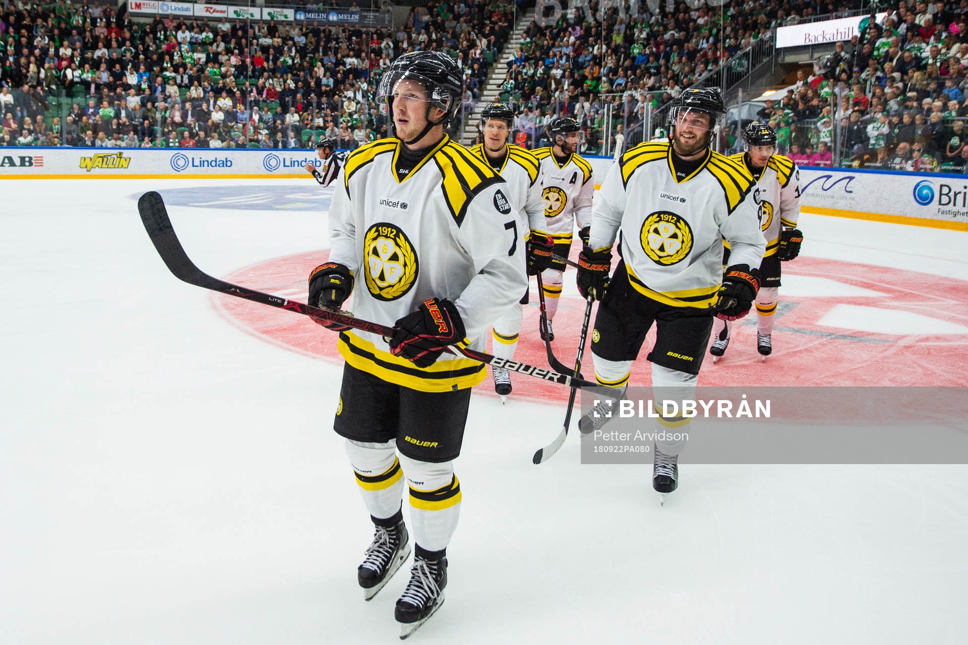 Brynäs Daniel Kristo och målskytten Niclas Andersén