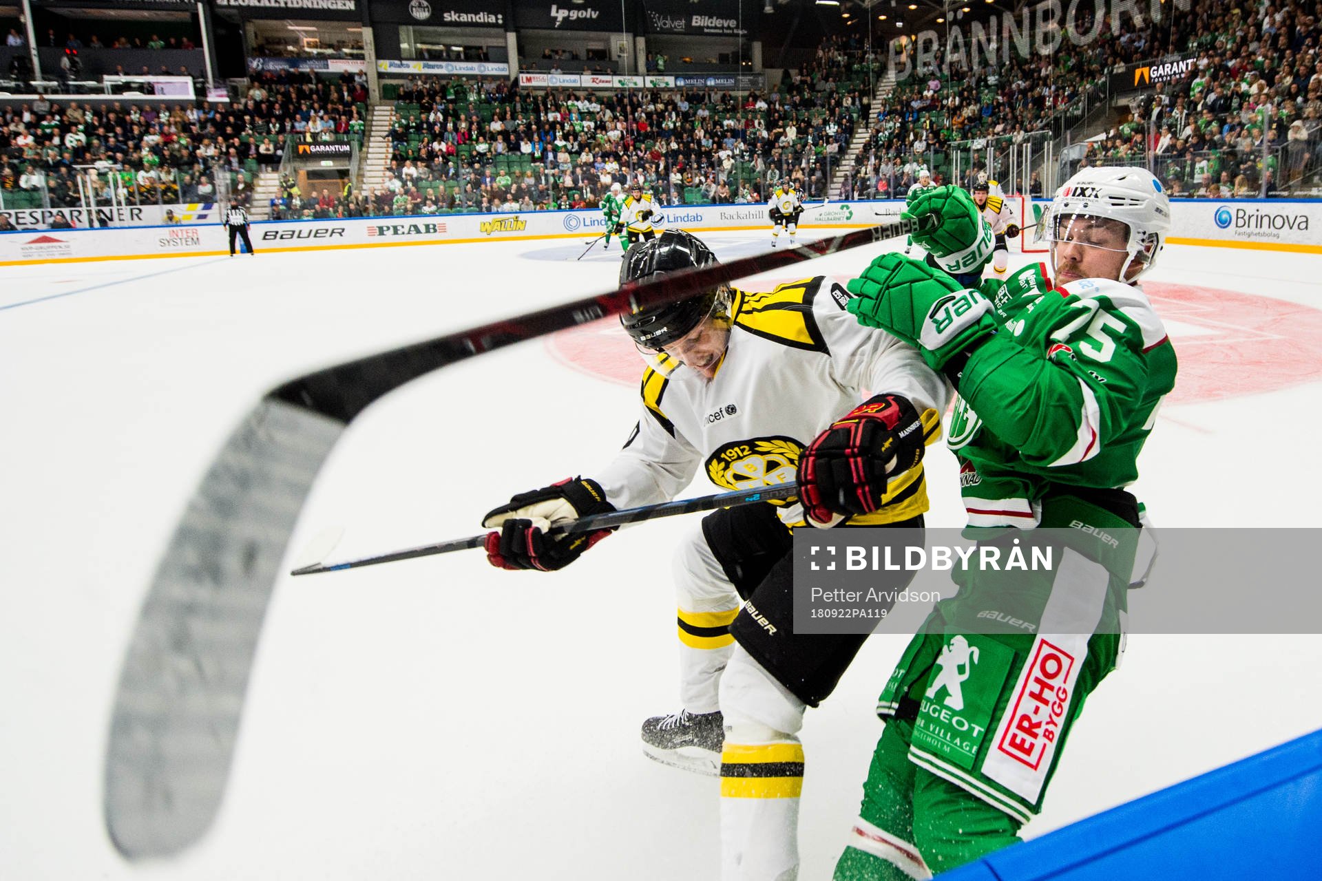 Rögles Lucas Elvenes och Brynäs Daniel Mannberg