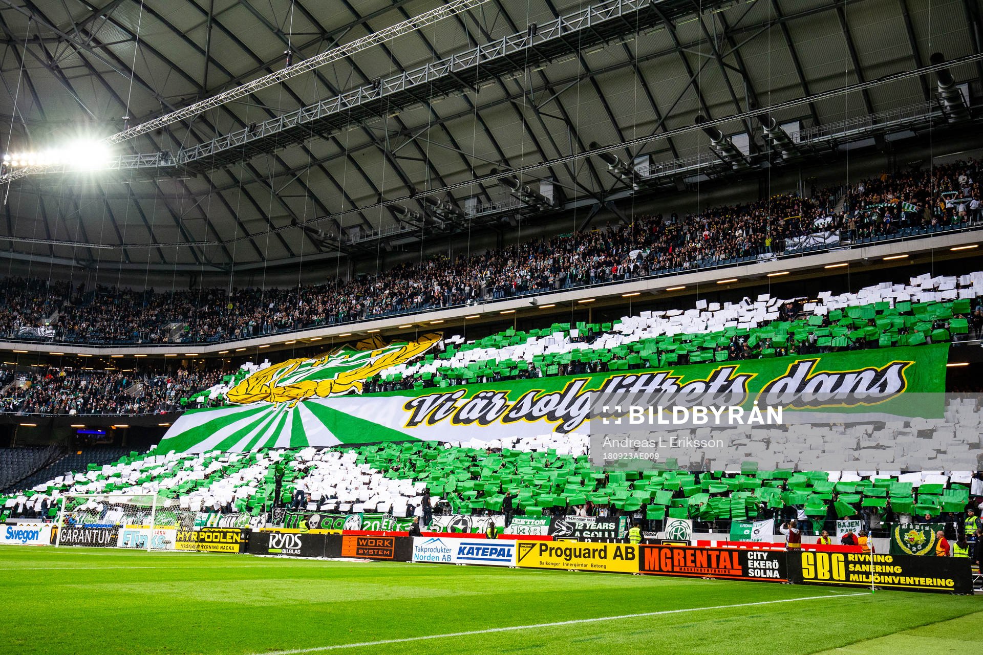 Hammarbys tifo innan fotbollsmatchen i Allsvenskan mellan