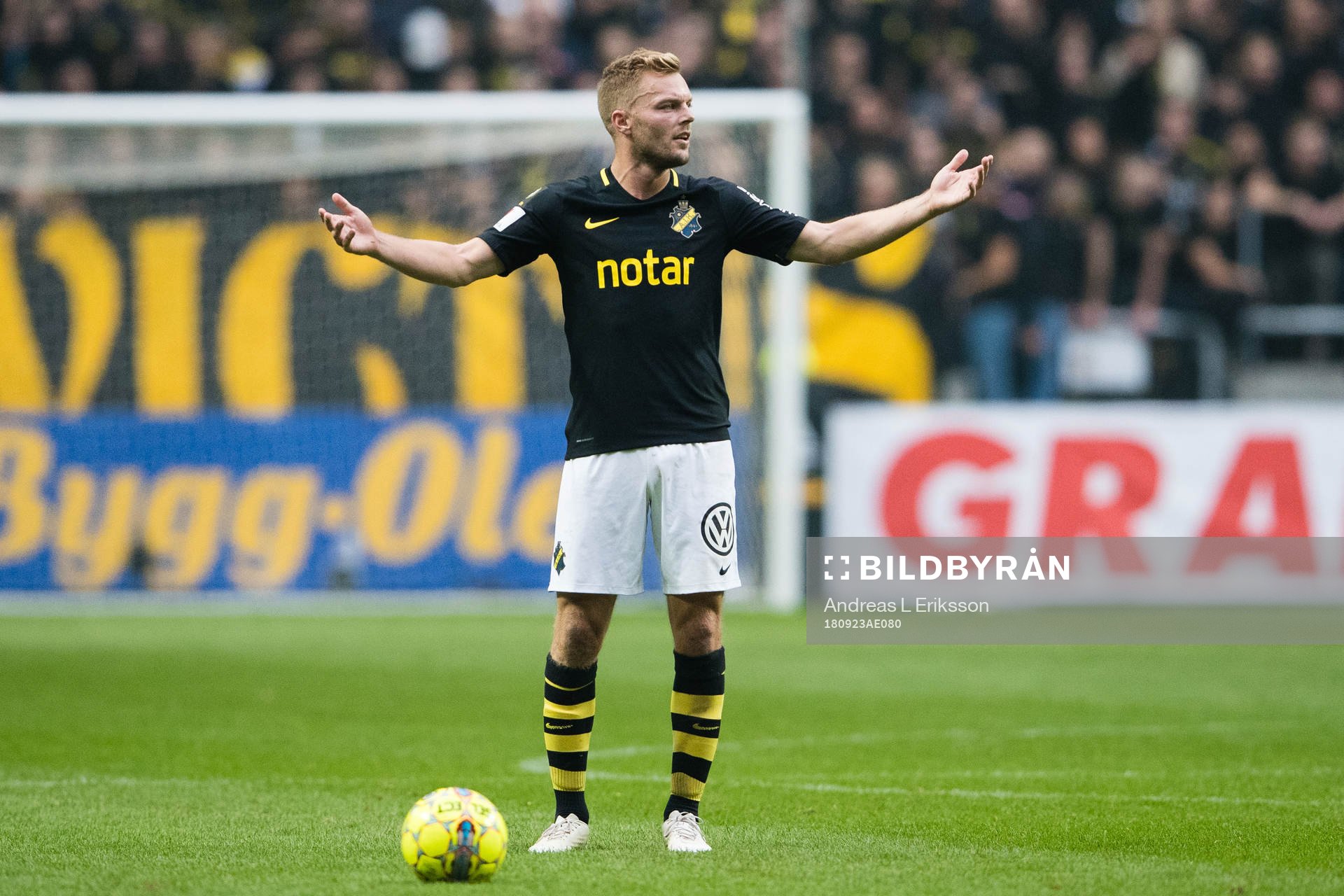 s Sebastian Larsson