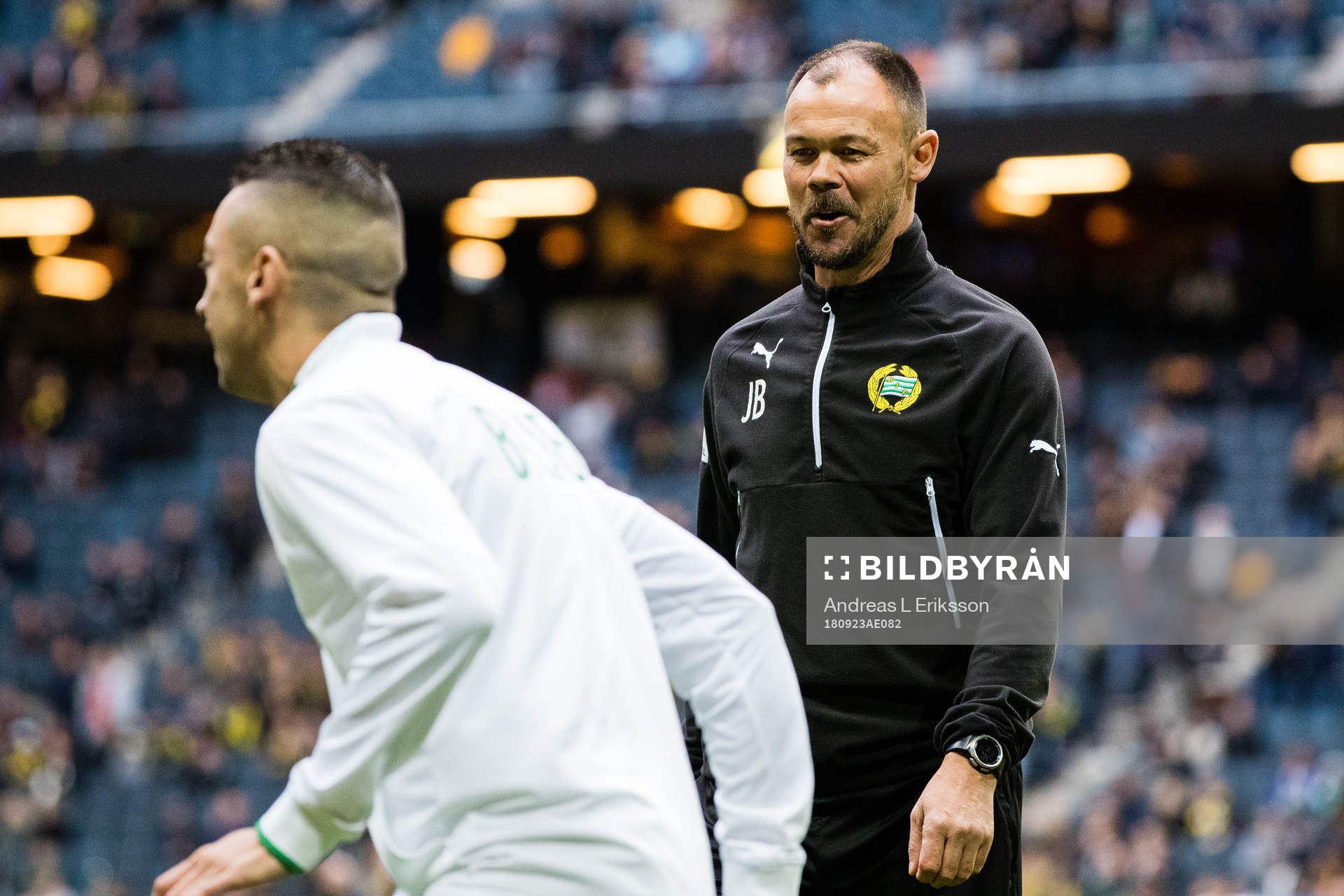 Hammarbys assisterande tränare Joachim Björklund under uppvärmningen inför fotbollsmatchen i Allsvenskan mellan AIK och Hammarby den 23 september 2018 i Stockholm.