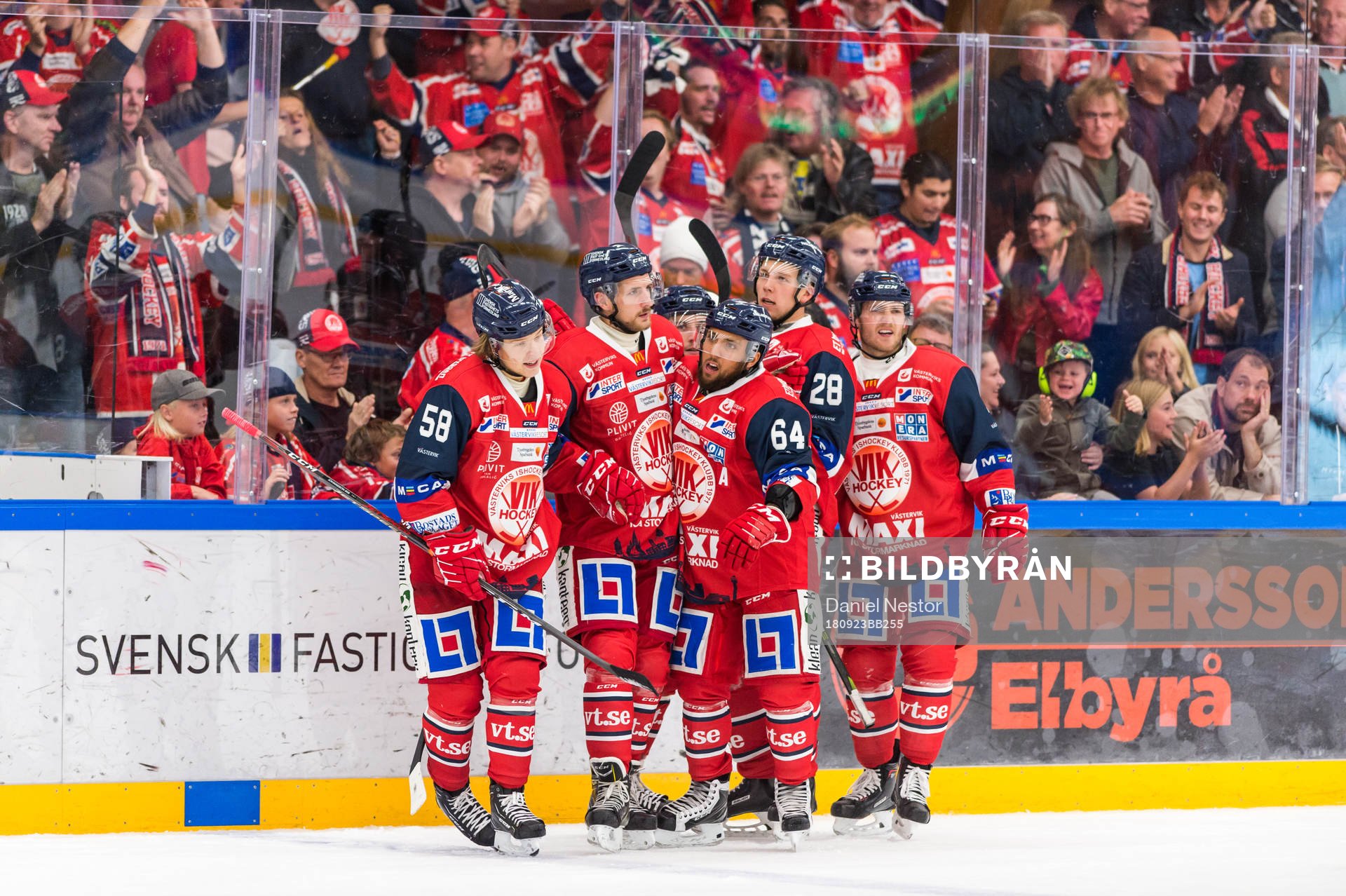 Västerviks spelare jublar