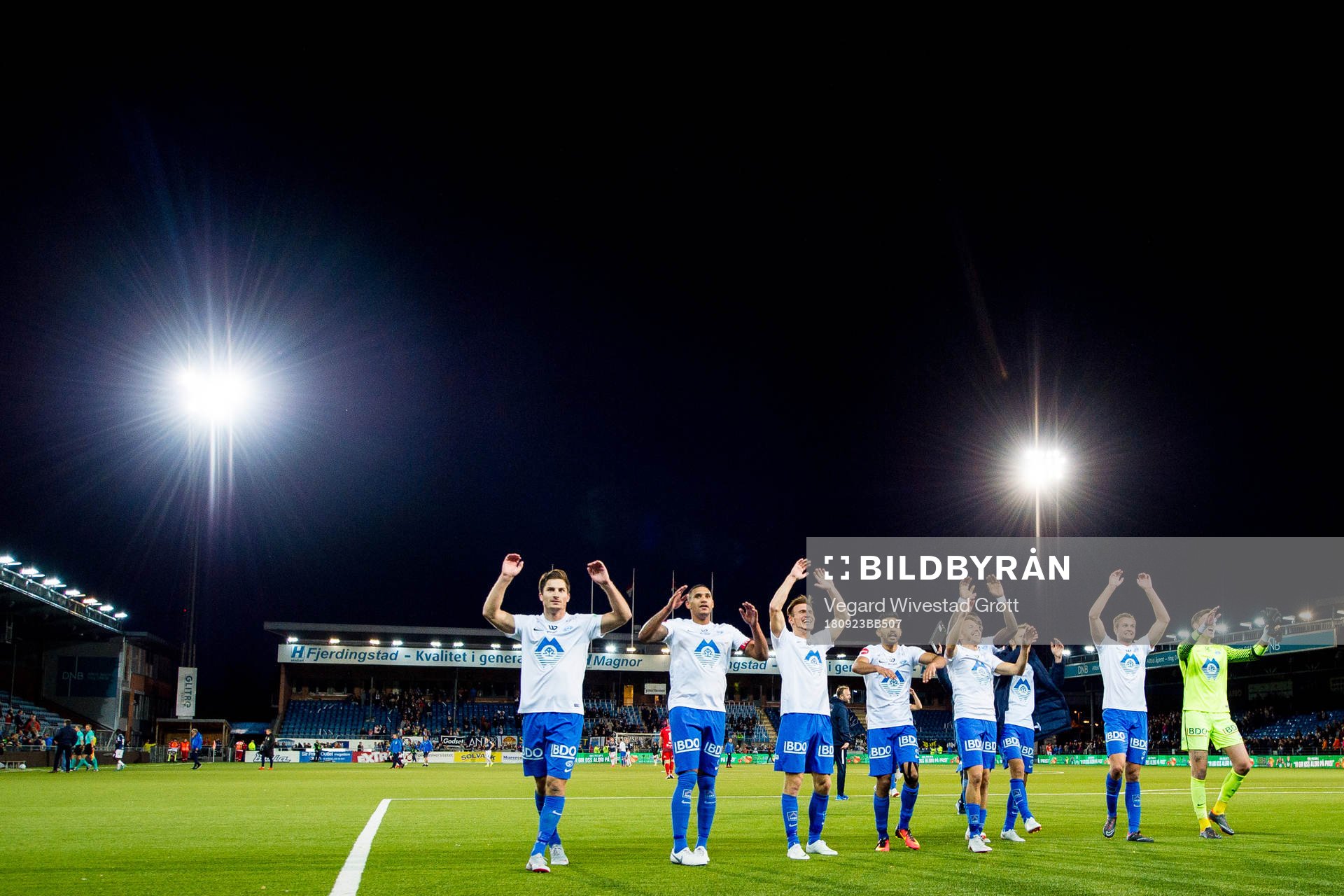 Ruben Gabrielsen and the players of Molde celebrate