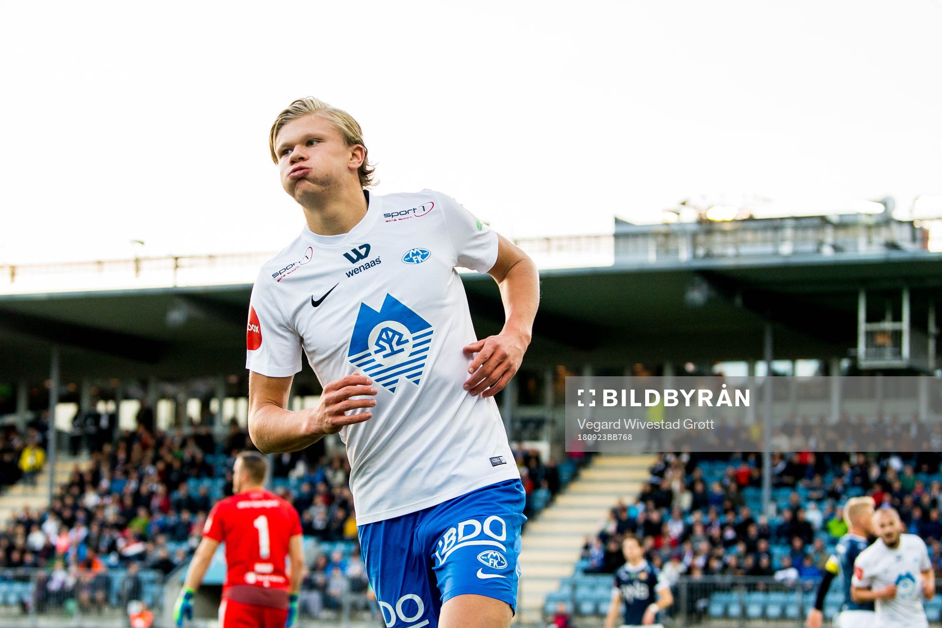 Erling Braut Håland of Molde celebrates scoring 0-1