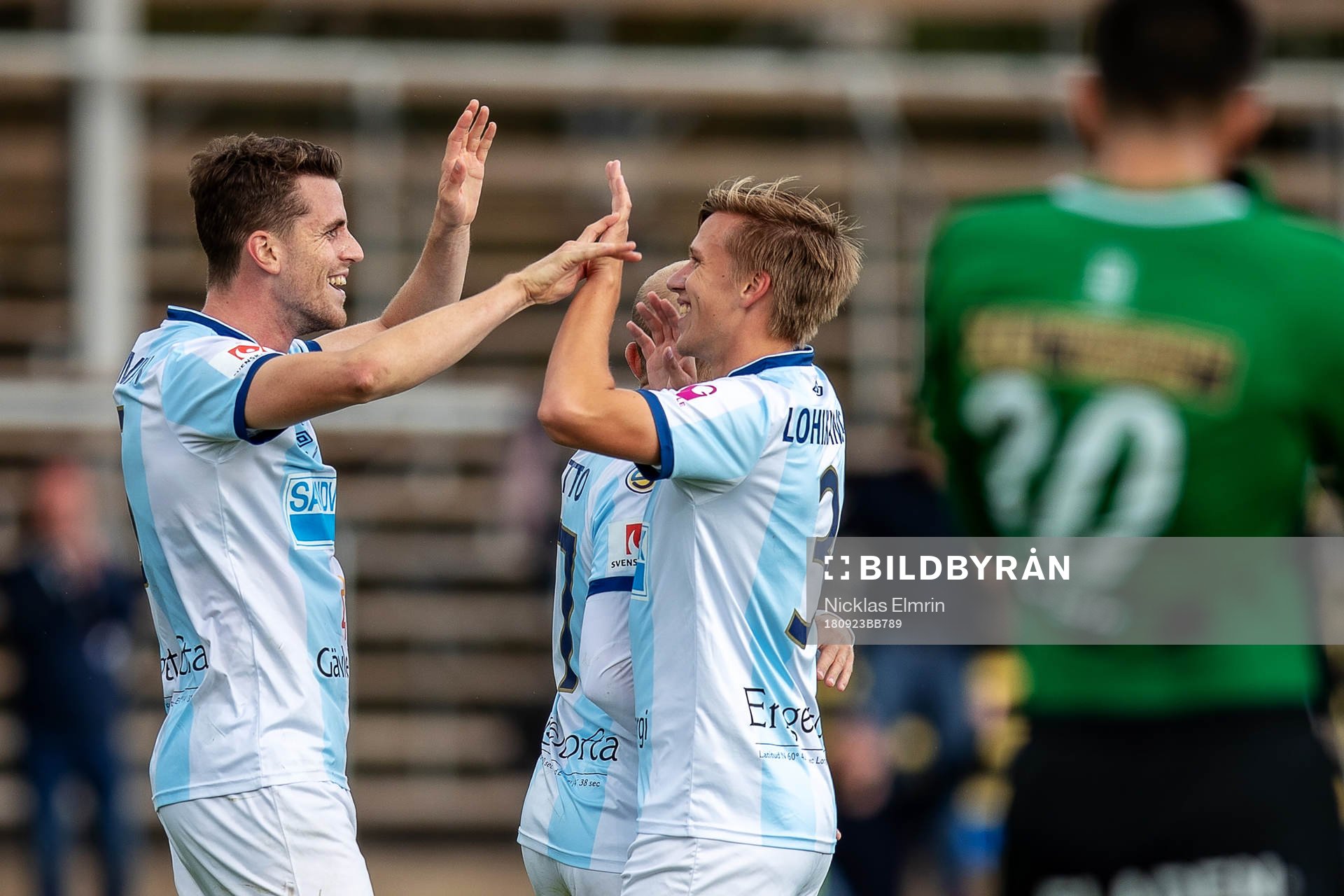 Gefles Jesper Björkman och Albin Lohikangas jublar