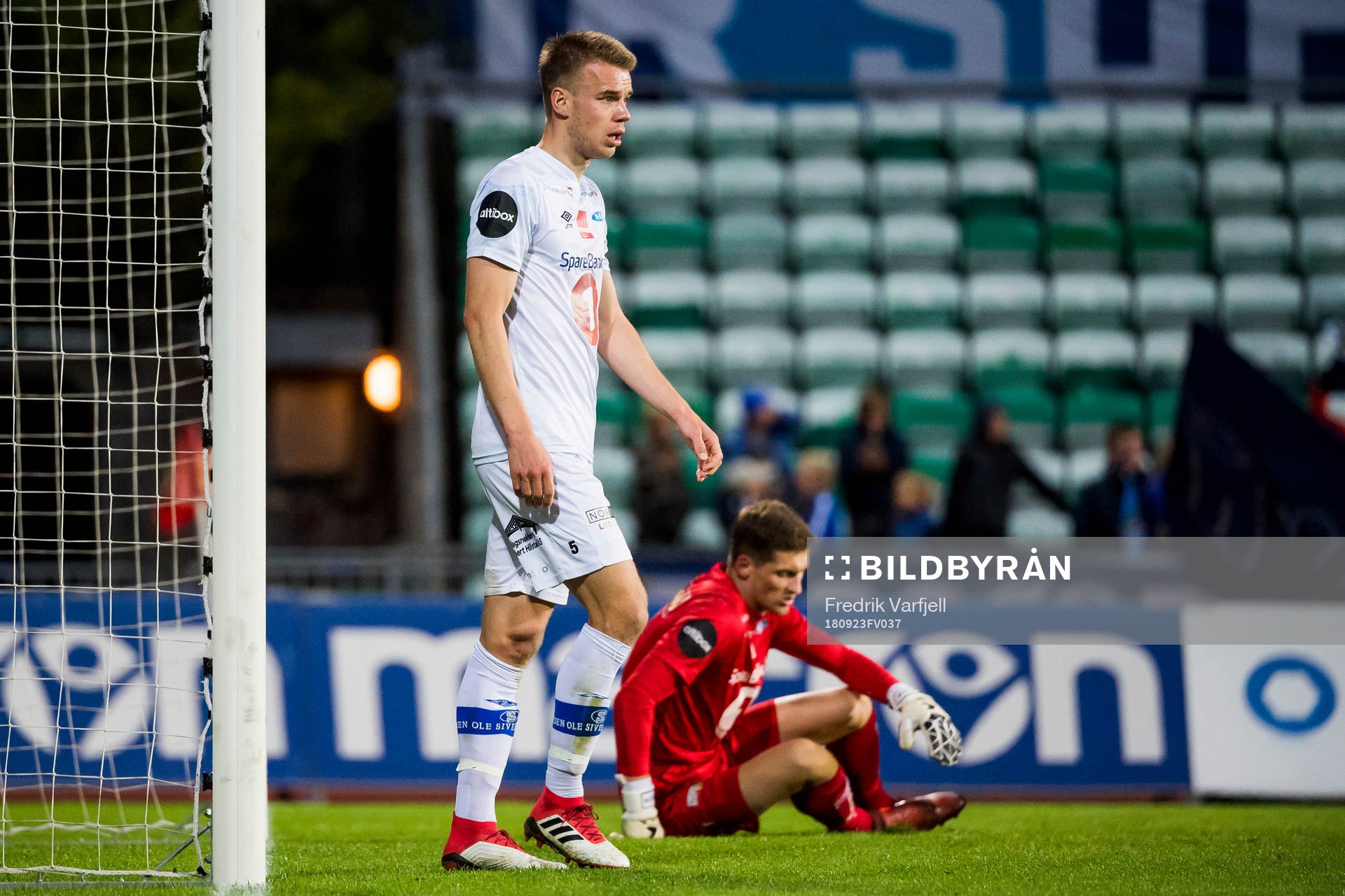 Øyvind Alseth and goalkeeper Even Barli of Ranheim look
