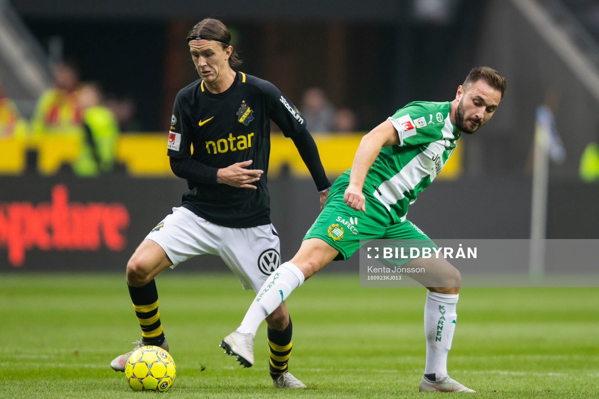 s Kristoffer Olsson och Hammarbys Muamer Tankovic