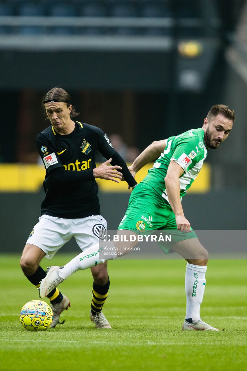 s Kristoffer Olsson och Hammarbys Muamer Tankovic