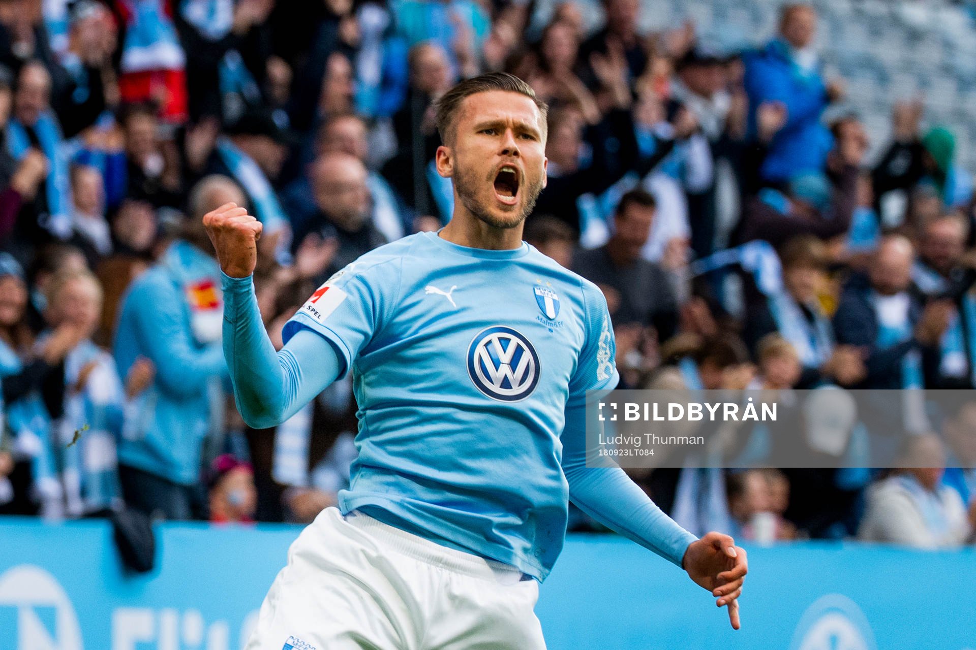 Malmö FFs Arnór Ingvi Traustason jublar efter han gjort 1-0 under fotbollsmatchen i Allsvenskan mellan Malmö FF och Kalmar den 23 september 2018 i Malmö.