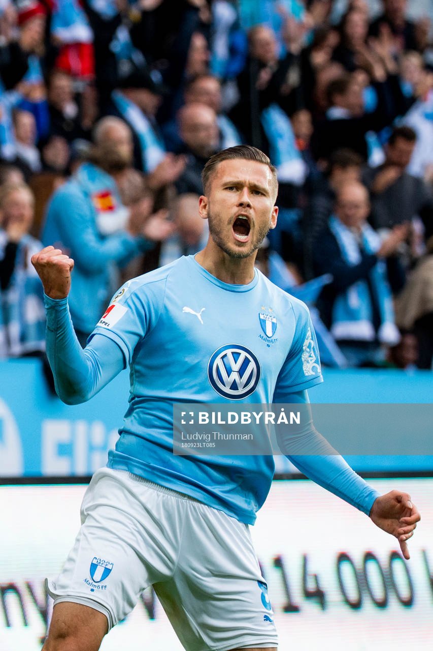 Malmö FFs Arnór Ingvi Traustason jublar