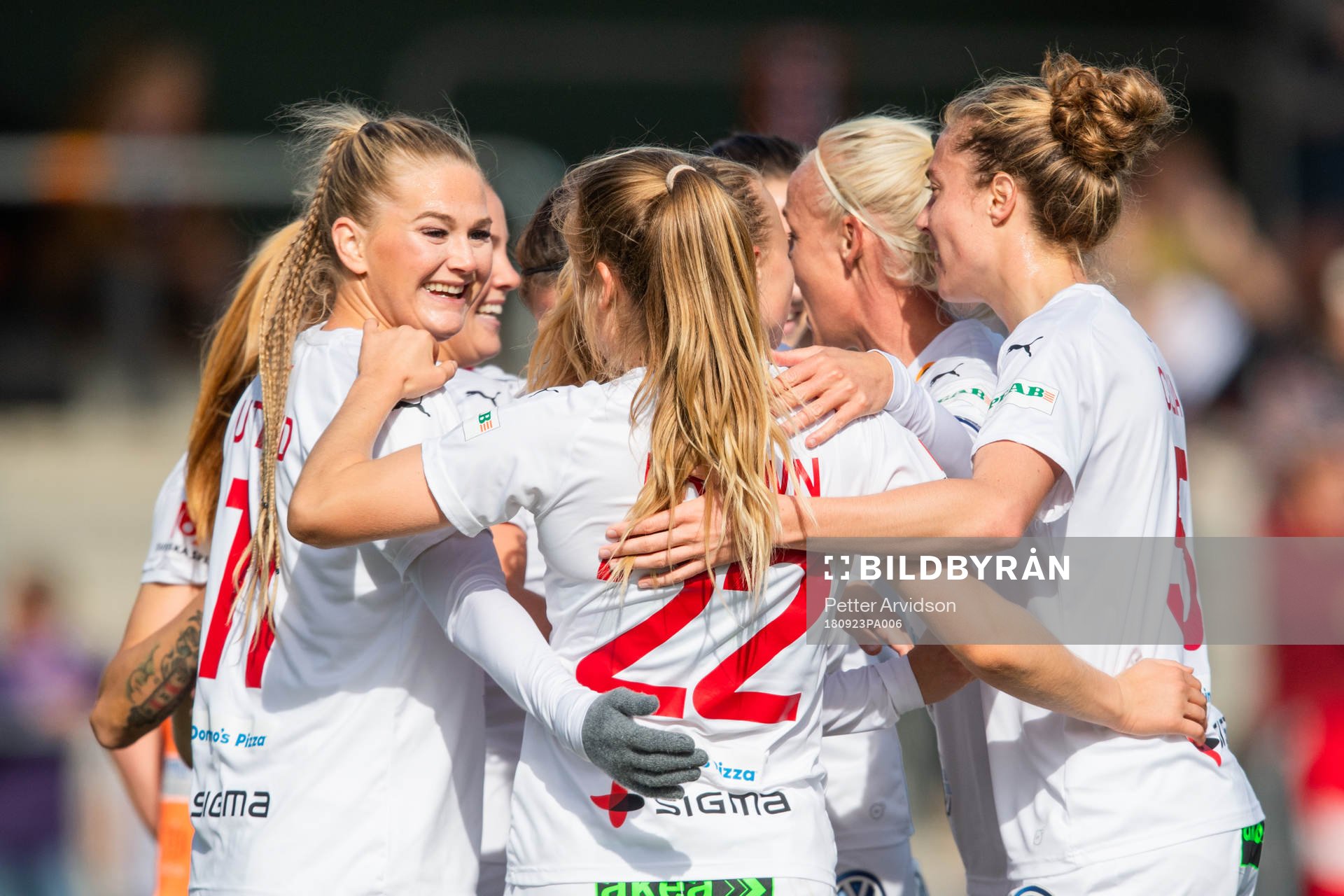 Rosengårds spelar jublar