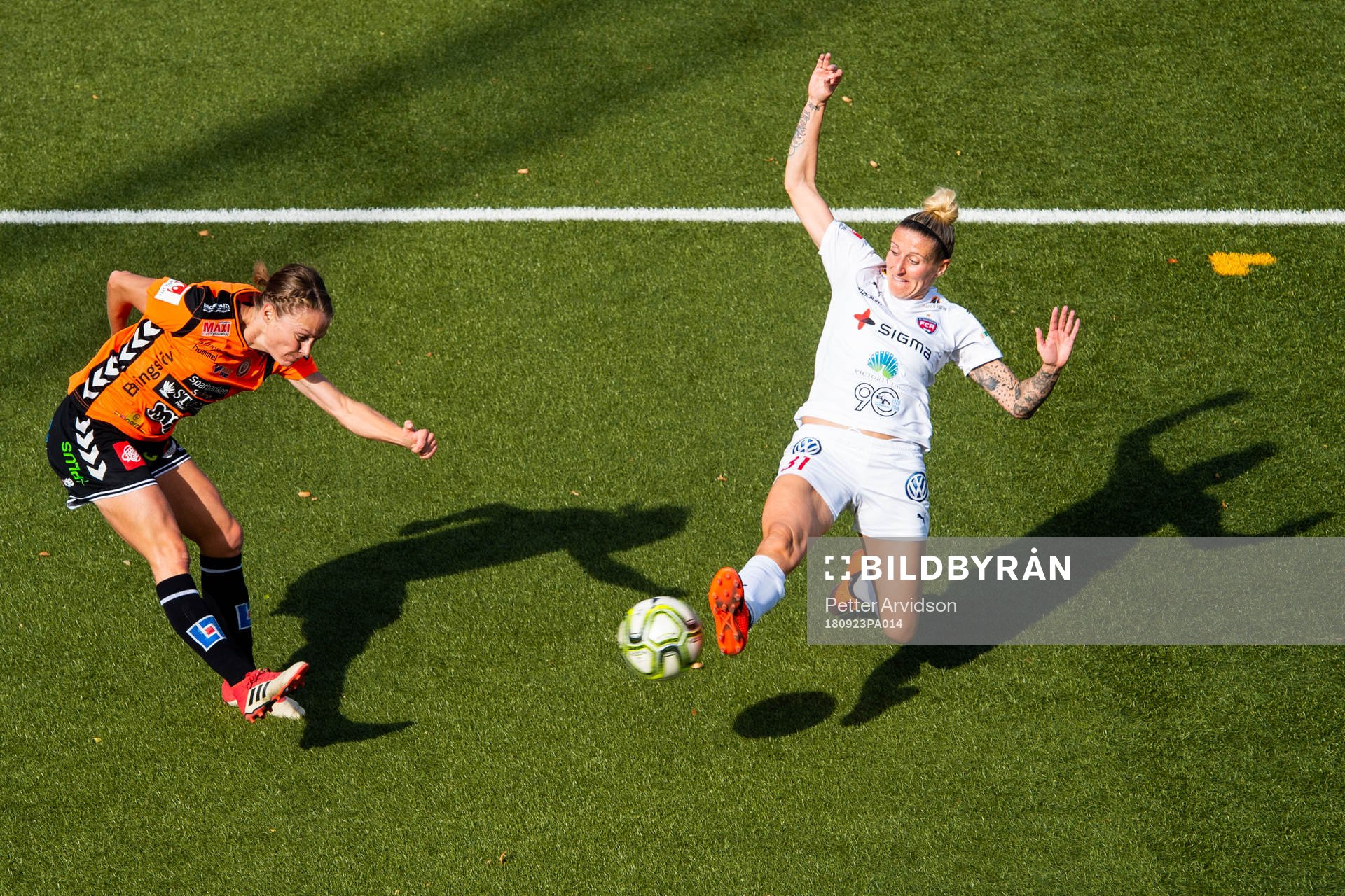 Kristianstads Sif Atladottir och Rosengårds Anja Mittag