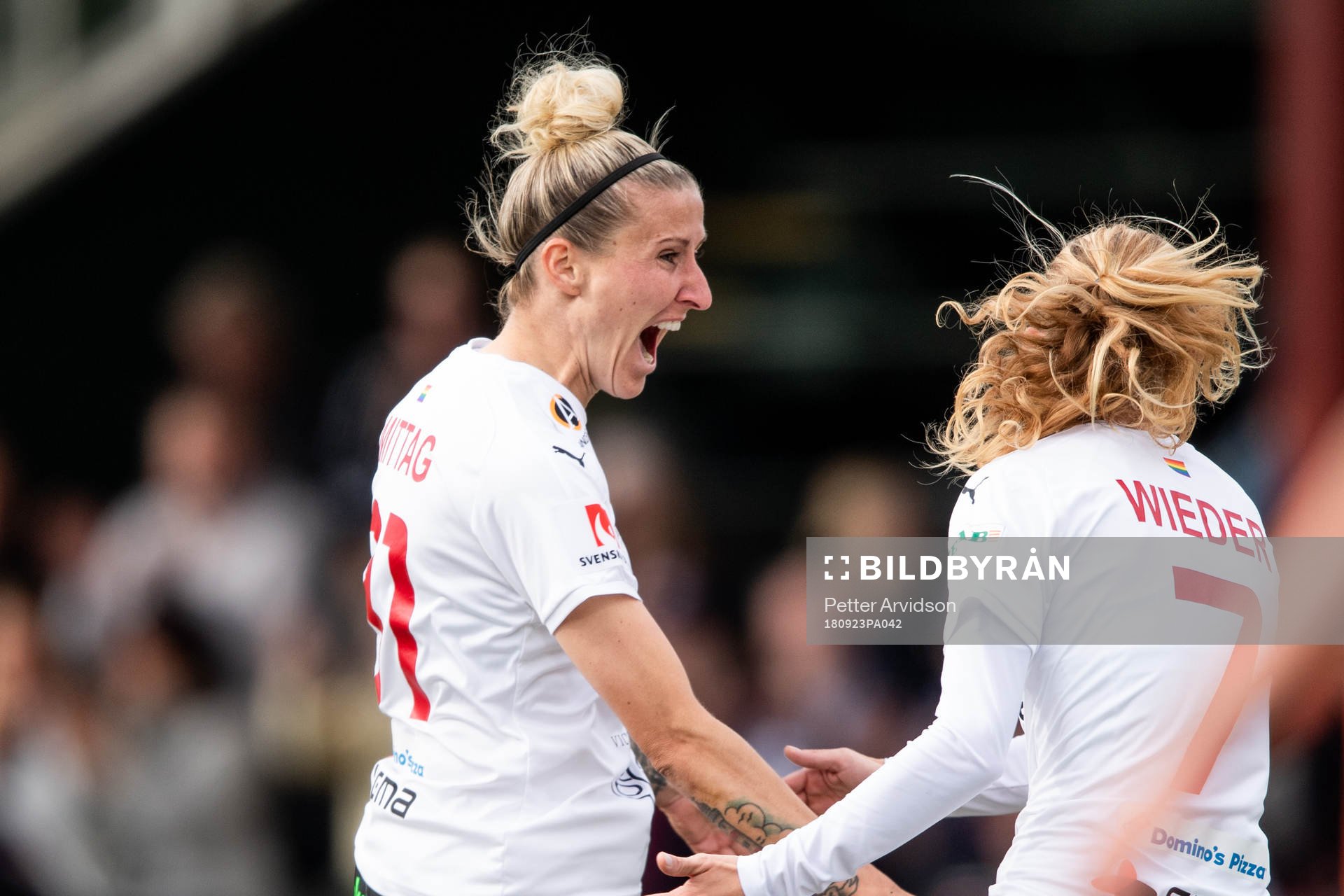 Rosengårds Anja Mittag och Ebba Wieder jublar