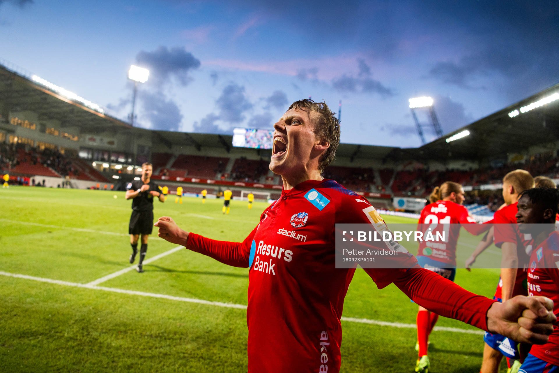 Helsingborgs Andri Runar  Bjarnason jublar