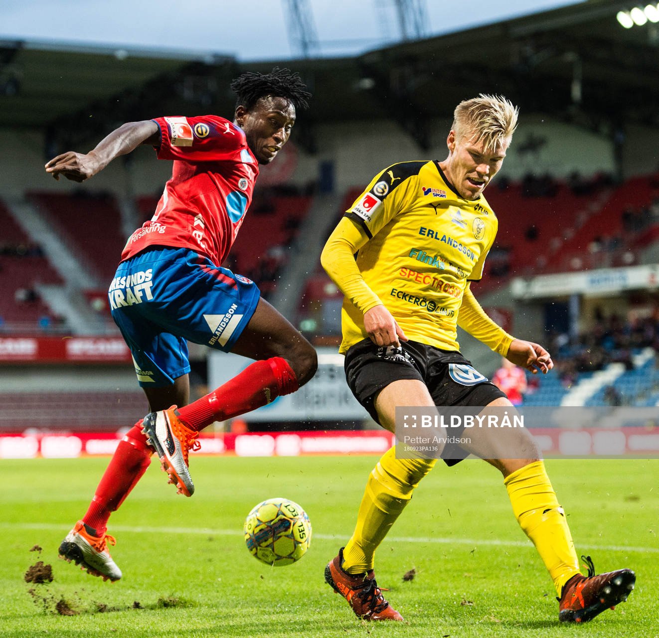 Helsingborgs Mamudu Moro och Frejs Martin Falkeborn