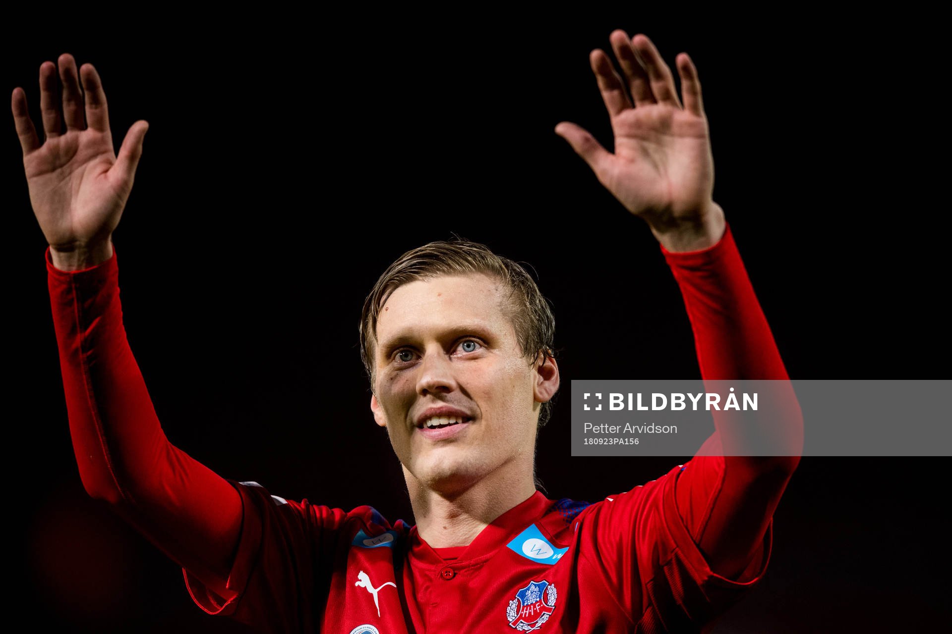 Helsingborgs Andri Runar  Bjarnason tackar publiken