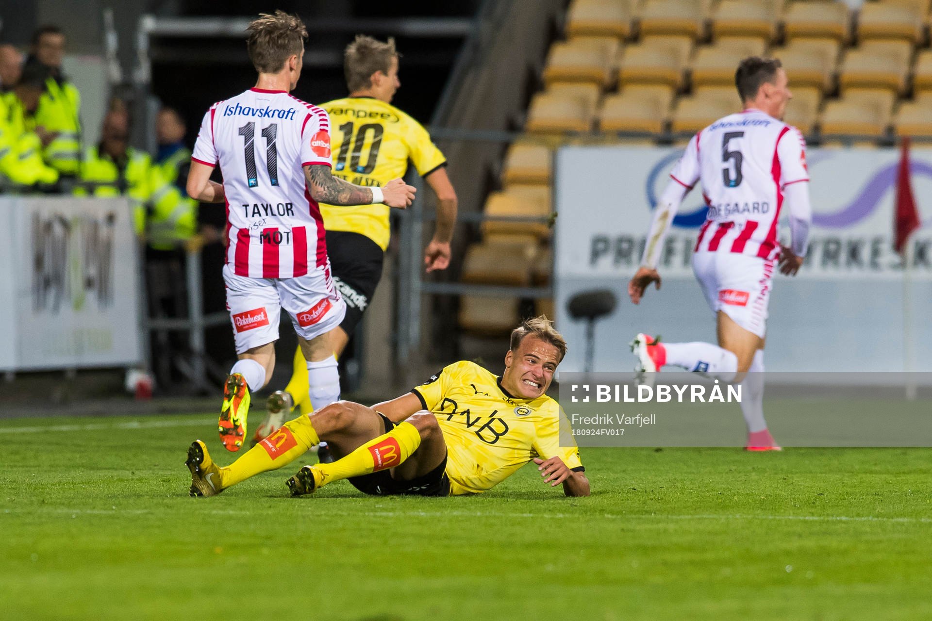 Erik Brenden of Lillestrøm with an injury