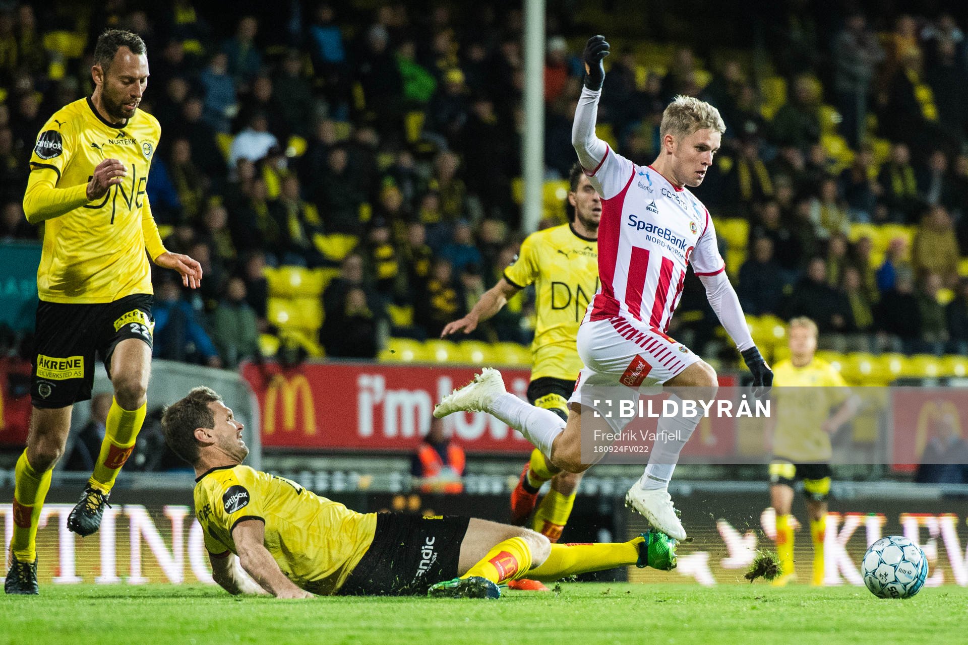 Frode Kippe of Lillestrøm and Mikael Nord Ingebrigtsen of