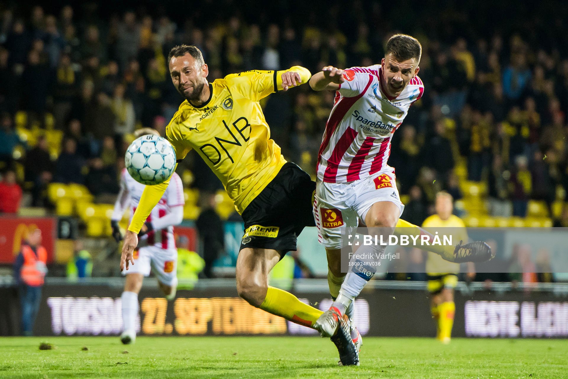 Stefan Antonijevic of Lillestrøm and Jostein Gundersen of
